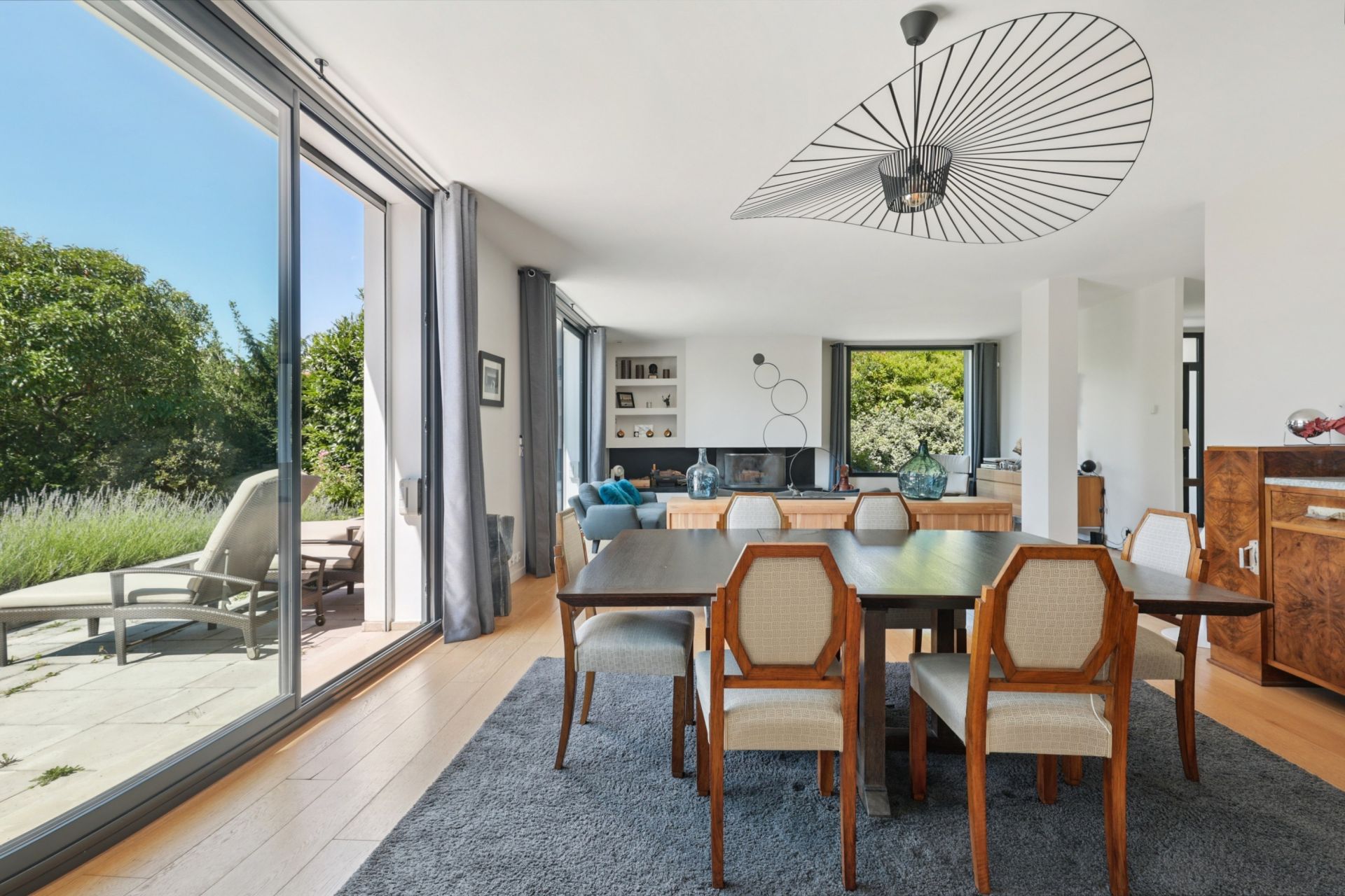 luxury house 9 Rooms for sale on ST CLOUD (92210)