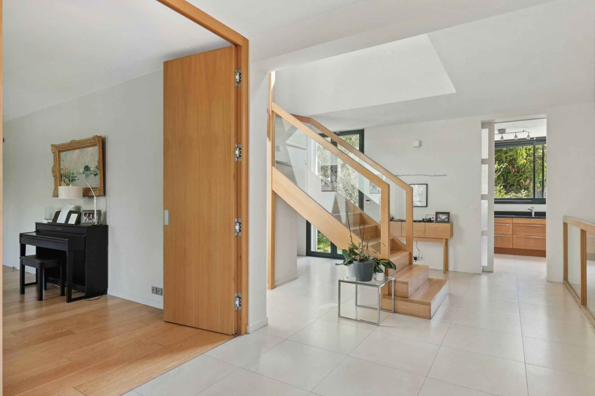 luxury house 9 Rooms for sale on ST CLOUD (92210)