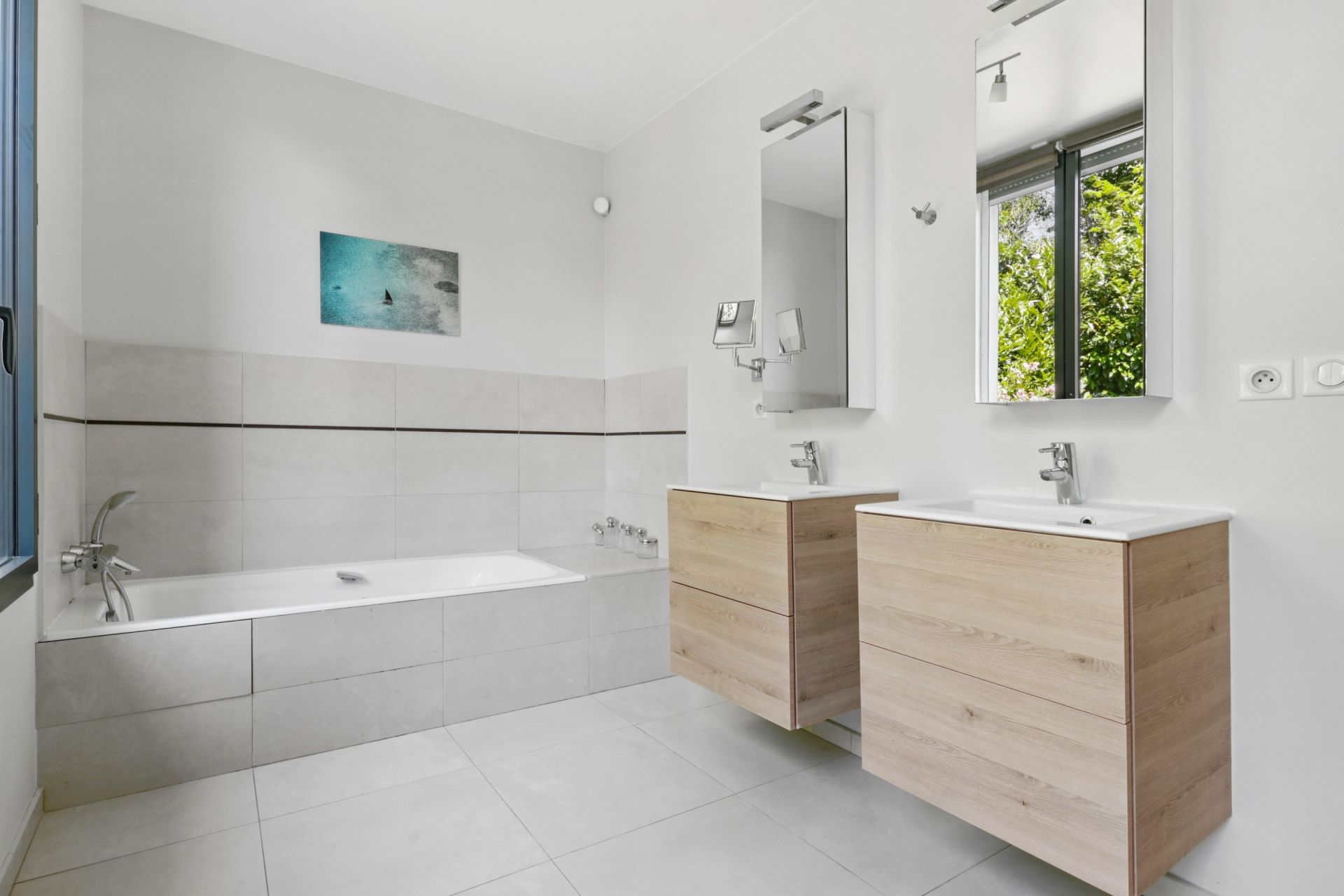 luxury house 9 Rooms for sale on ST CLOUD (92210)