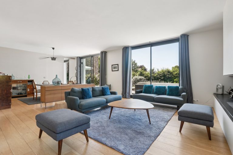 luxury house 9 Rooms for sale on ST CLOUD (92210)