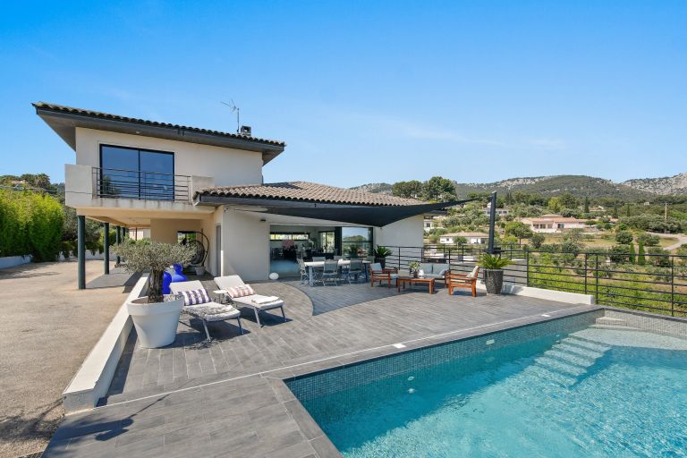 maison de luxe 8 Pièces en vente sur OLLIOULES (83190)