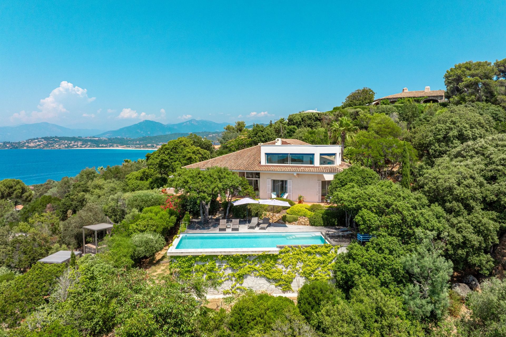 villa de luxe 10 Pièces en vente sur PIETROSELLA (20166)