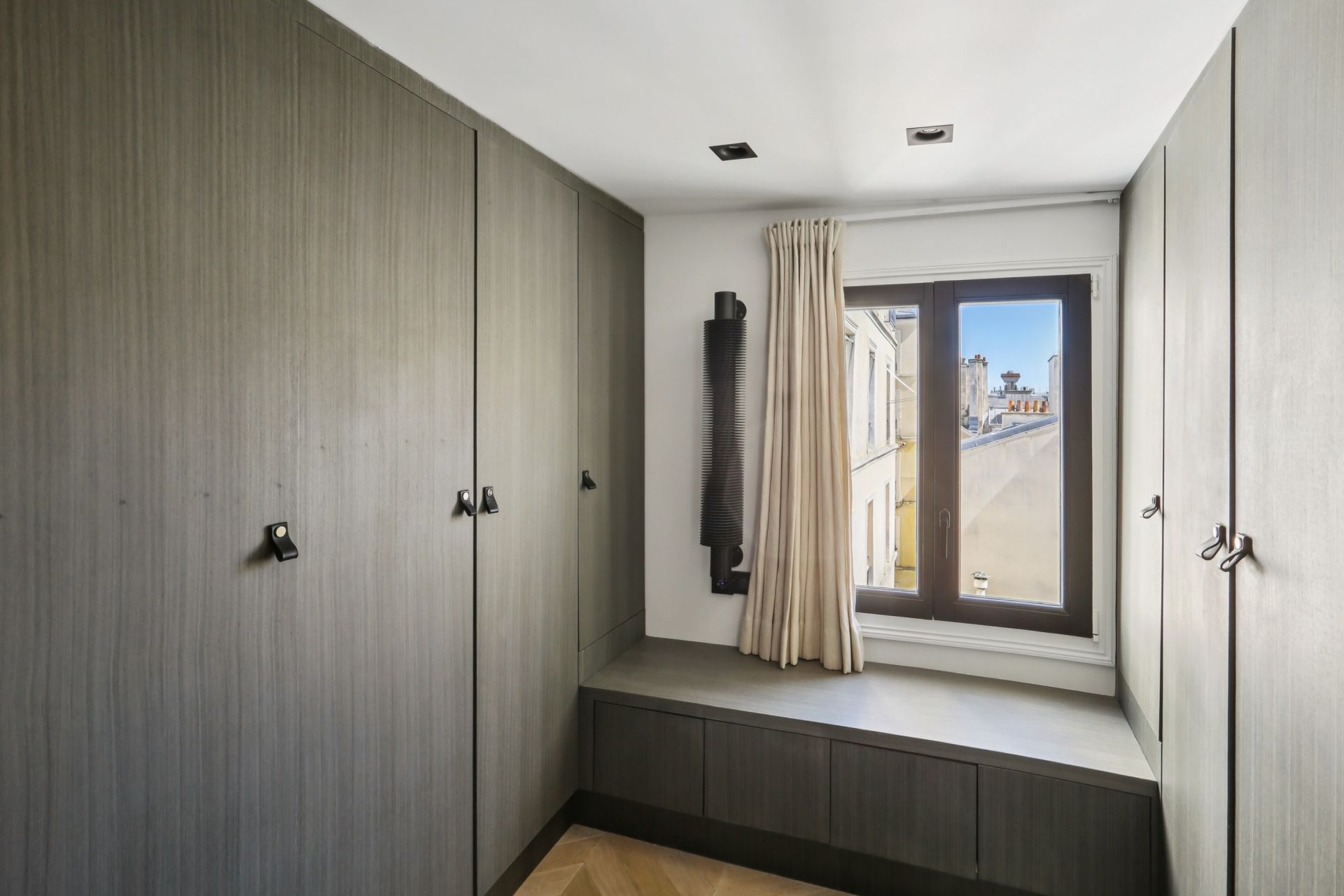 luxury apartment 2 Rooms for sale on PARIS (75001)