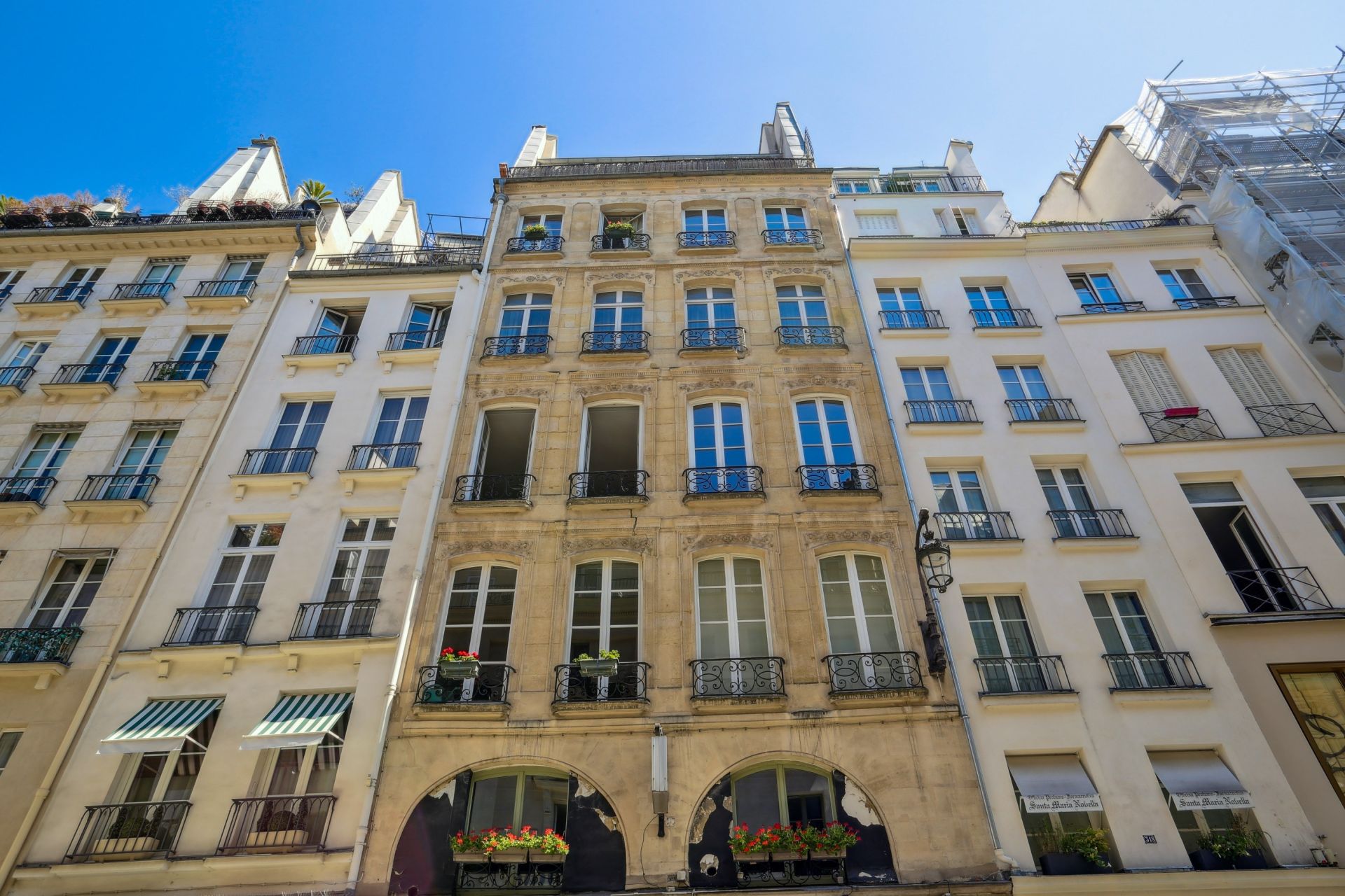 luxury apartment 2 Rooms for sale on PARIS (75001)