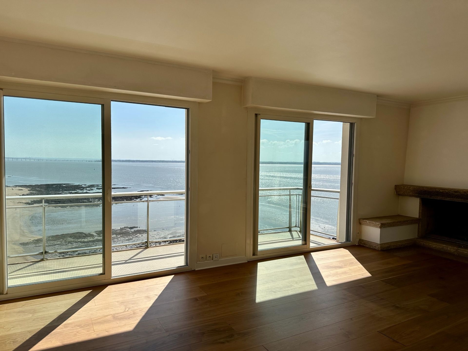 luxury apartment 4 Rooms for sale on ST NAZAIRE (44600)