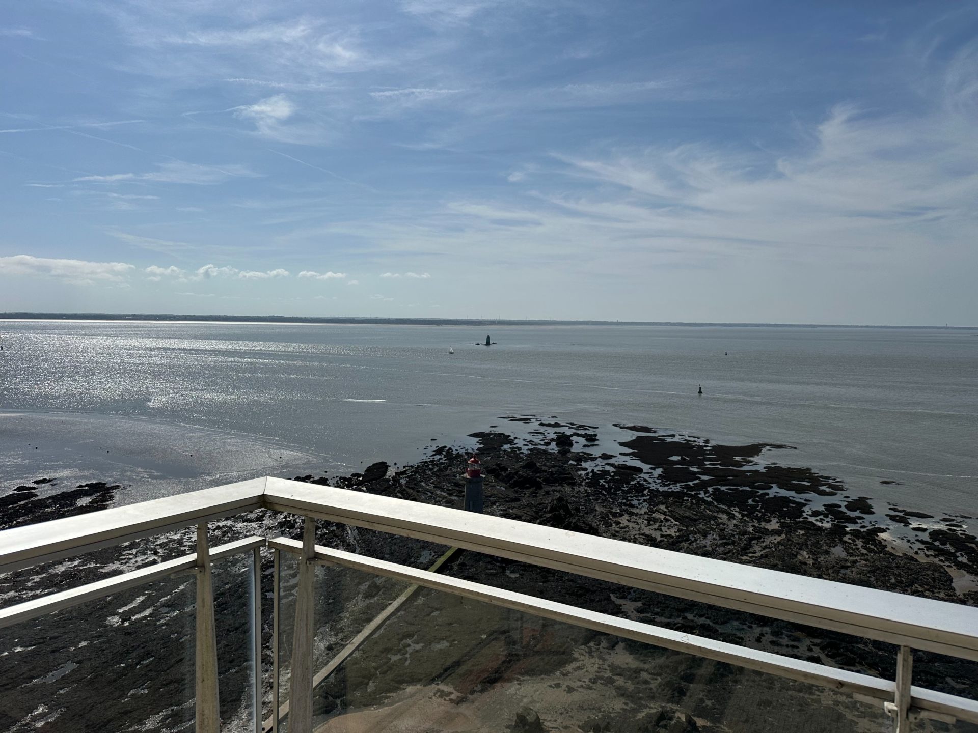 luxury apartment 4 Rooms for sale on ST NAZAIRE (44600)