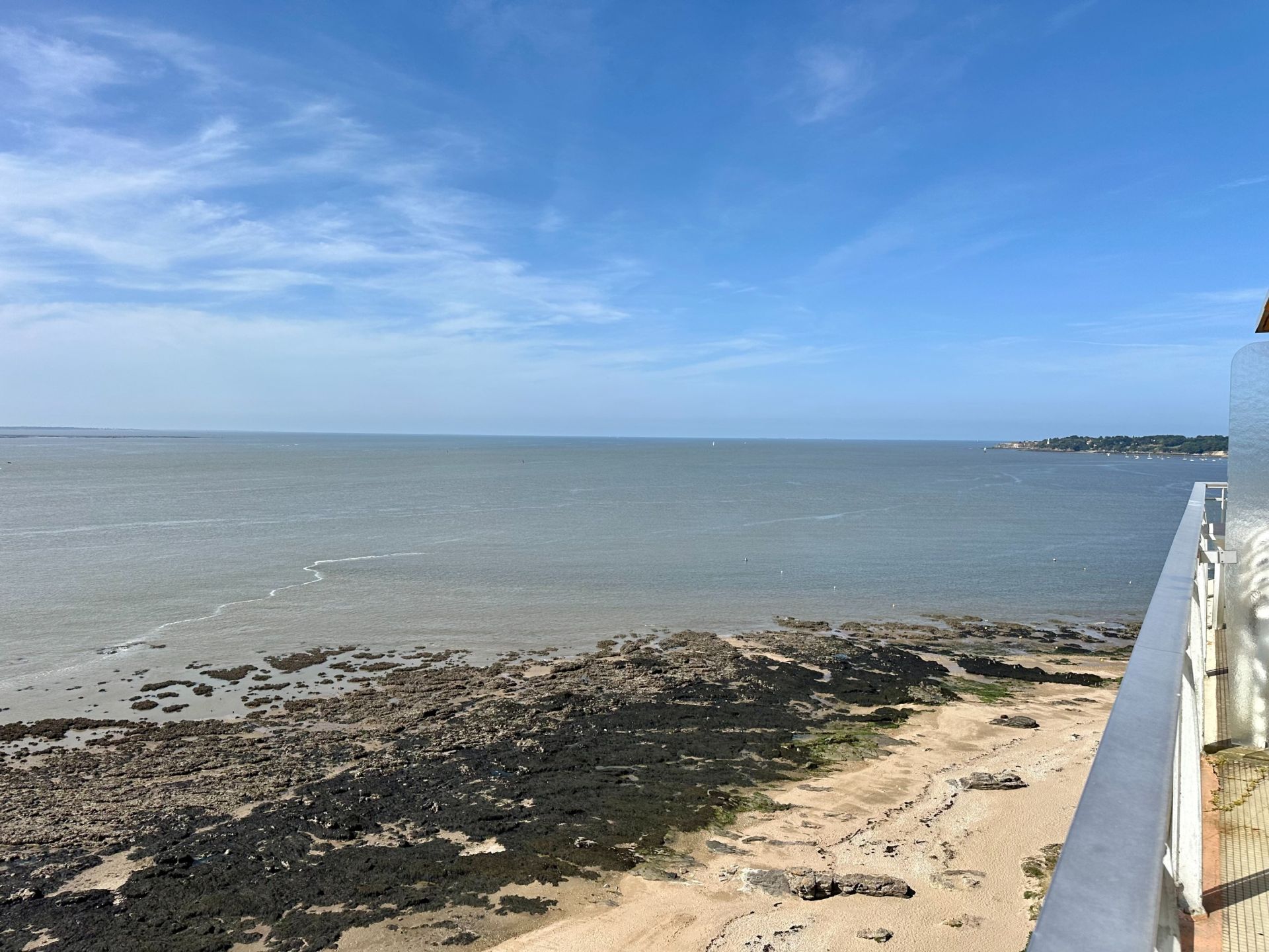 luxury apartment 4 Rooms for sale on ST NAZAIRE (44600)