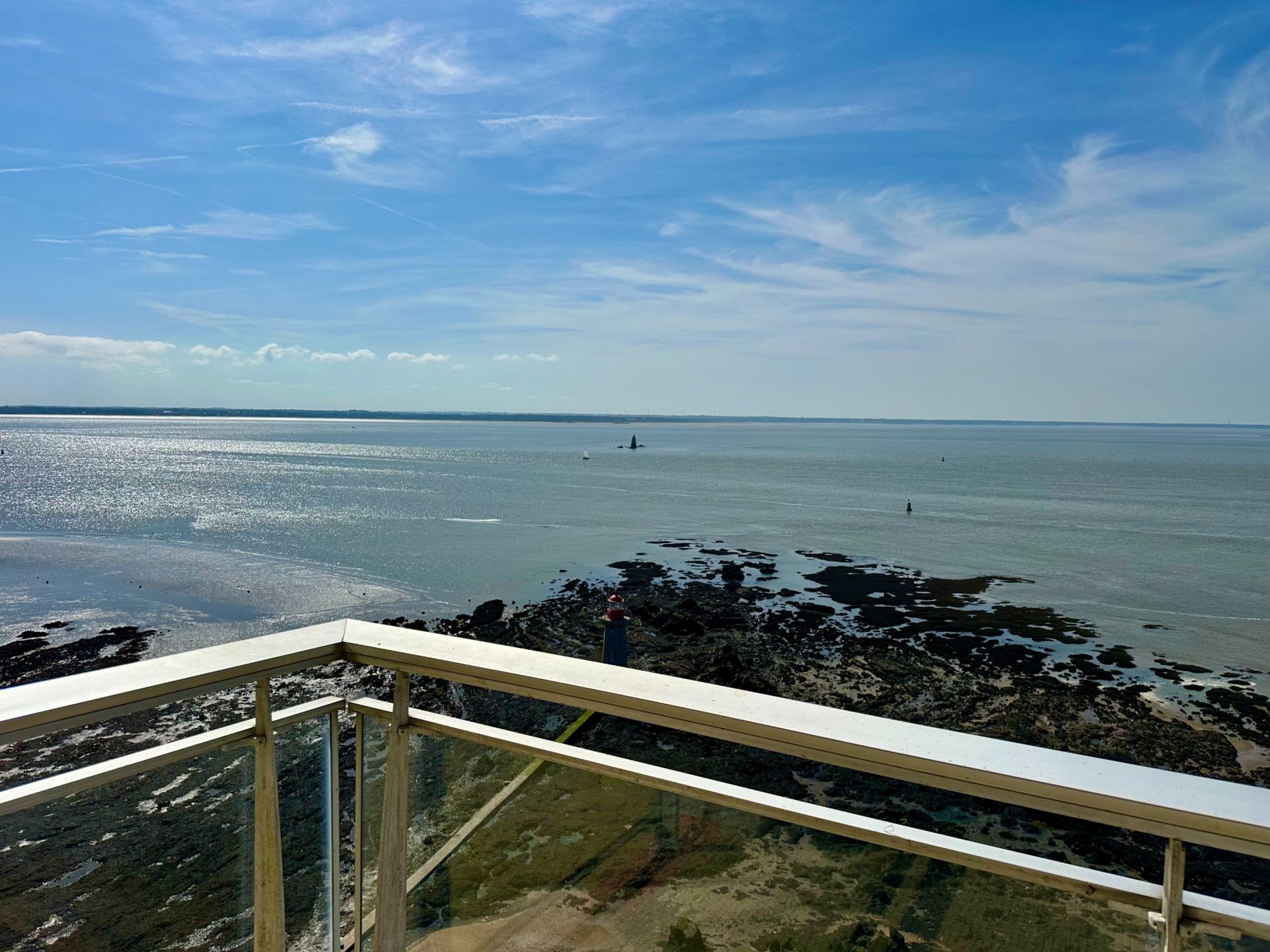 luxury apartment 4 Rooms for sale on ST NAZAIRE (44600)