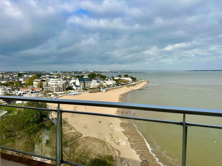 luxury apartment 4 Rooms for sale on ST NAZAIRE (44600)