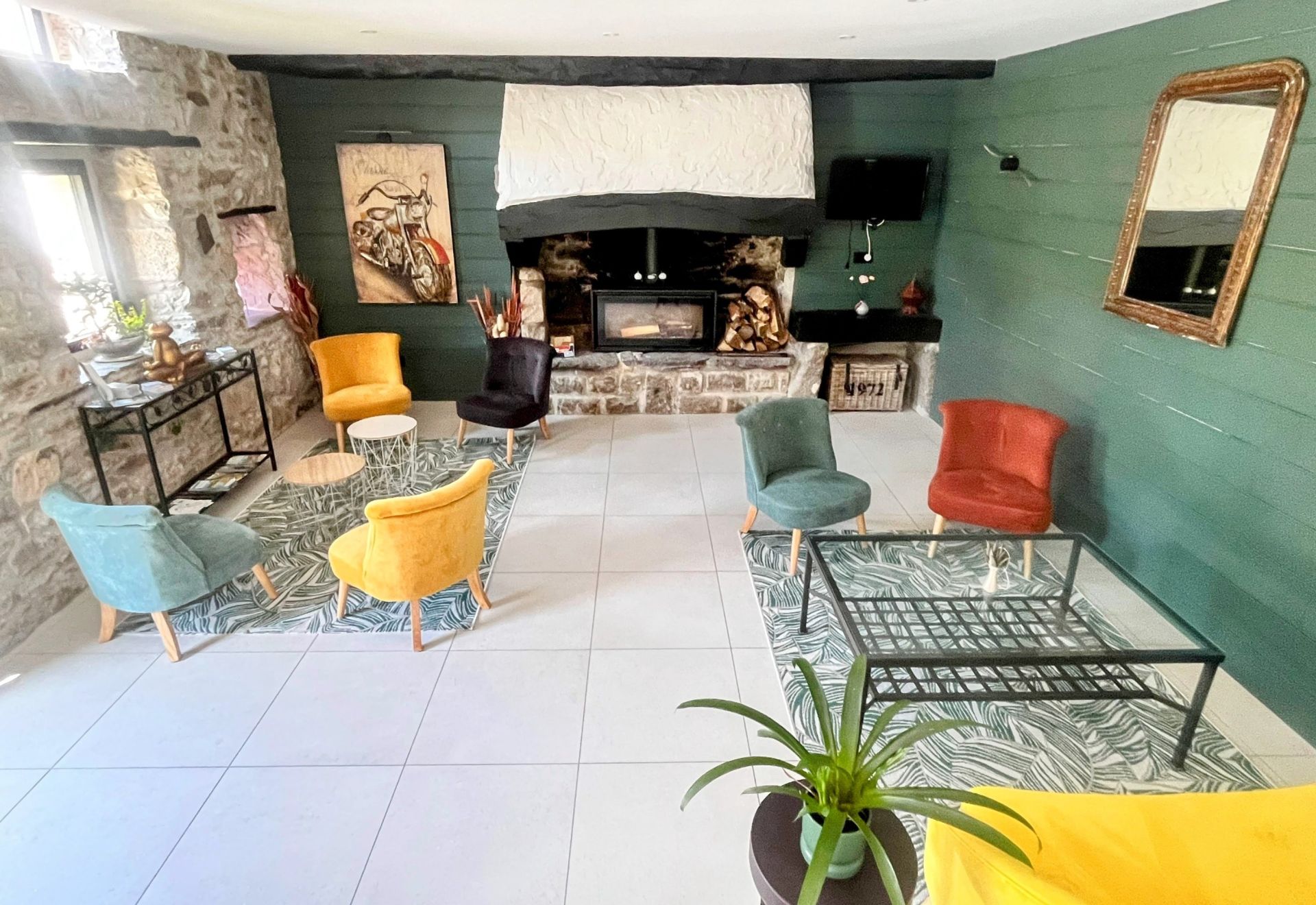 luxury house 20 Rooms for sale on PLOMODIERN (29550)