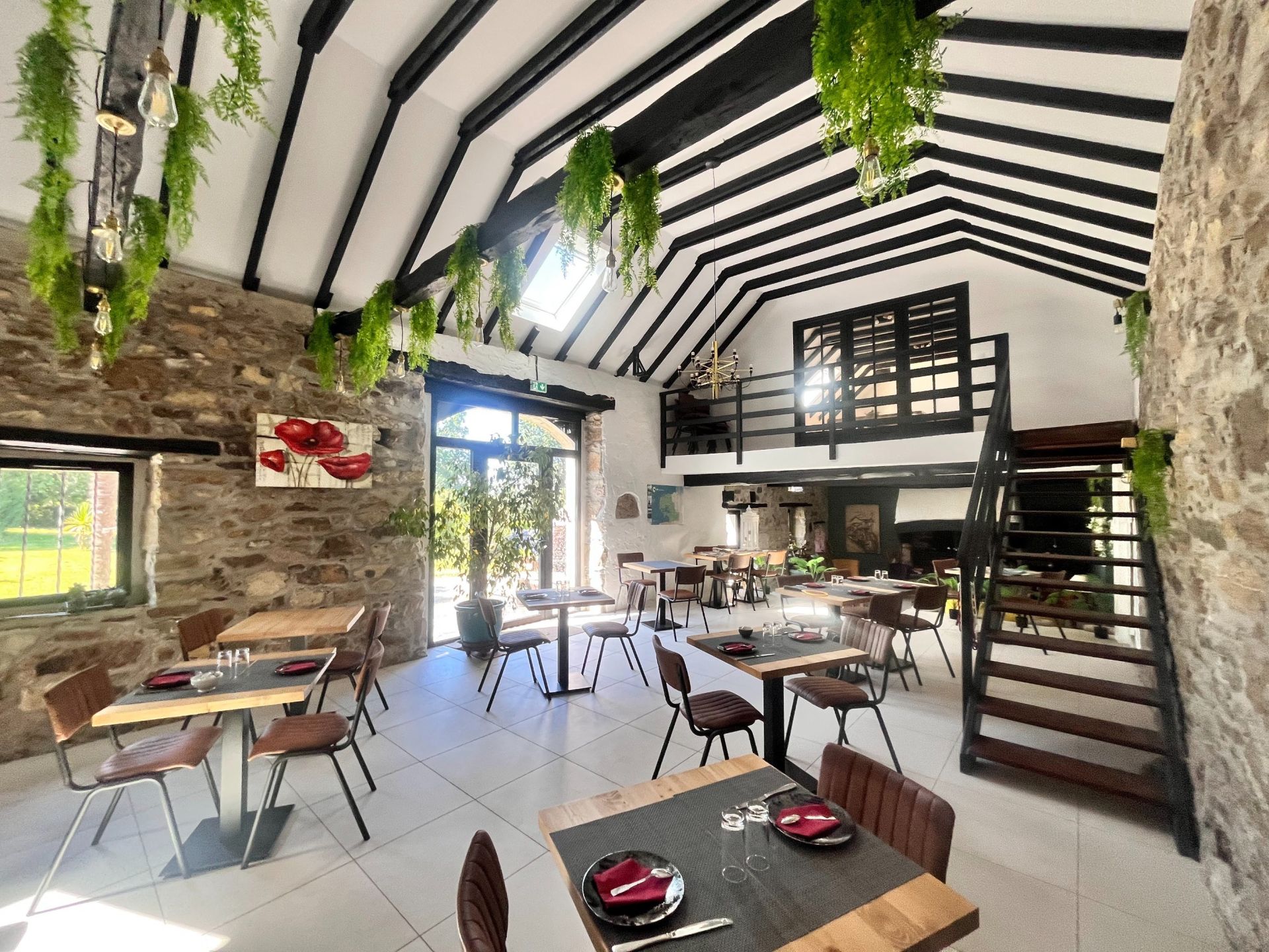 luxury house 20 Rooms for sale on PLOMODIERN (29550)