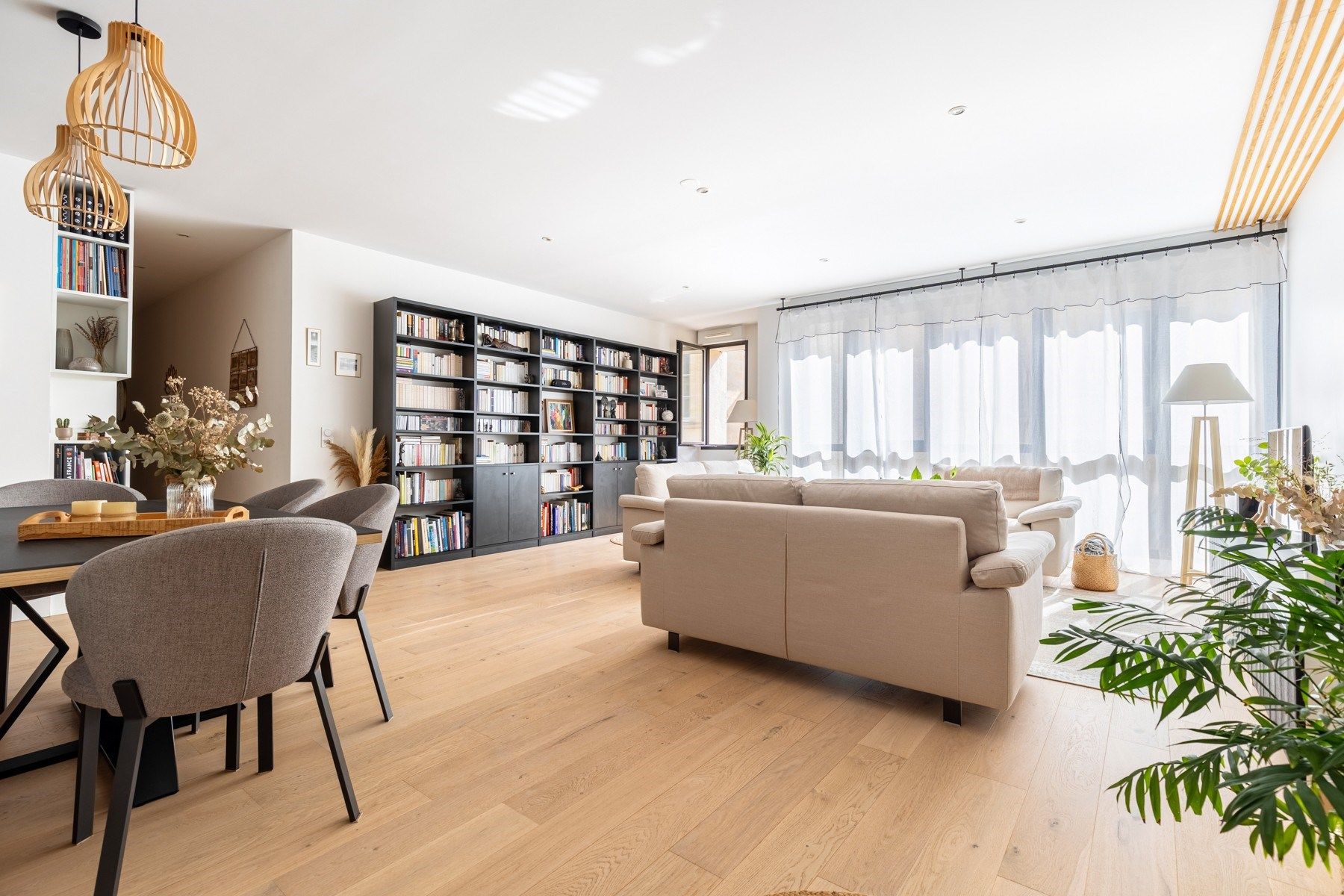 luxury apartment 3 Rooms for sale on BORDEAUX (33000)