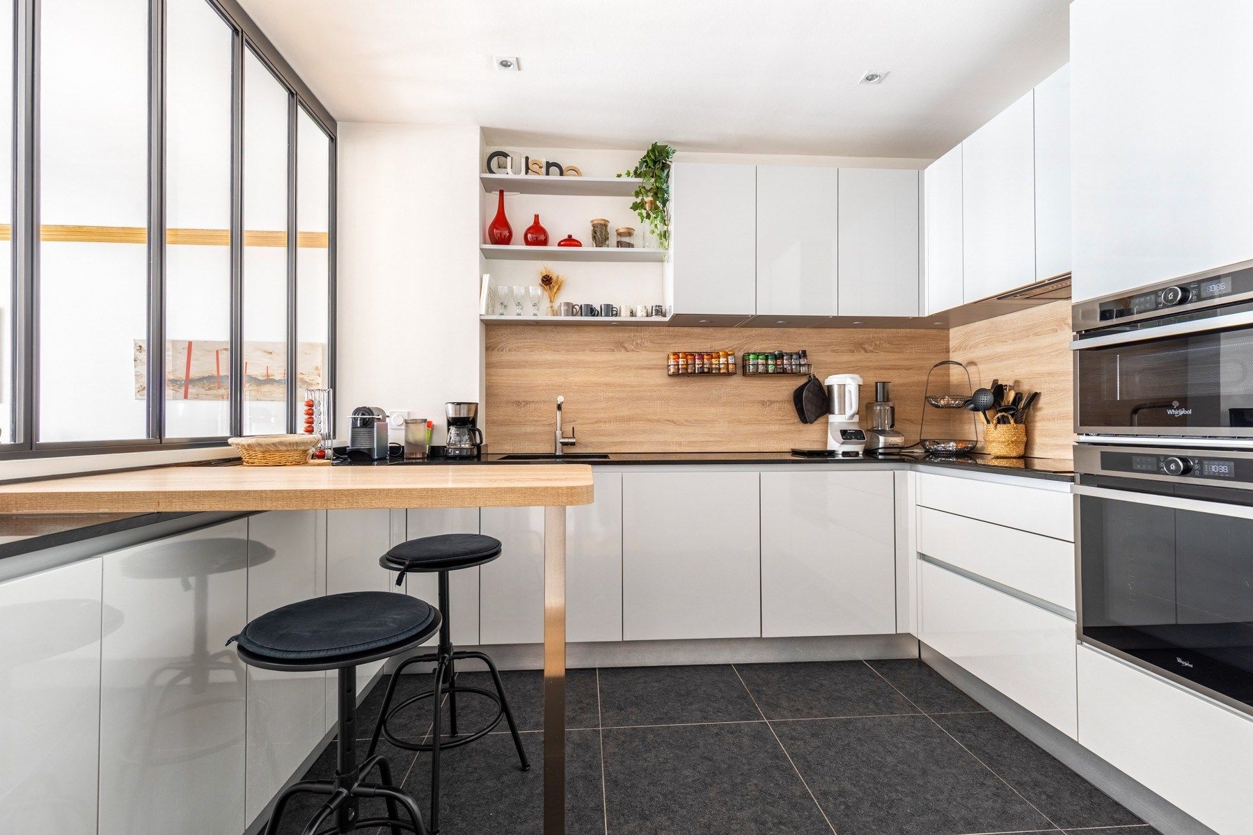 luxury apartment 3 Rooms for sale on BORDEAUX (33000)