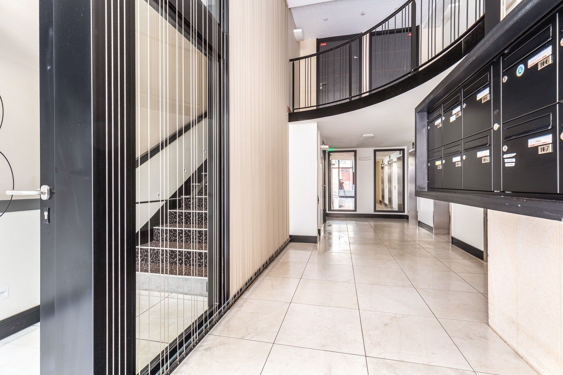 luxury apartment 3 Rooms for sale on BORDEAUX (33000)