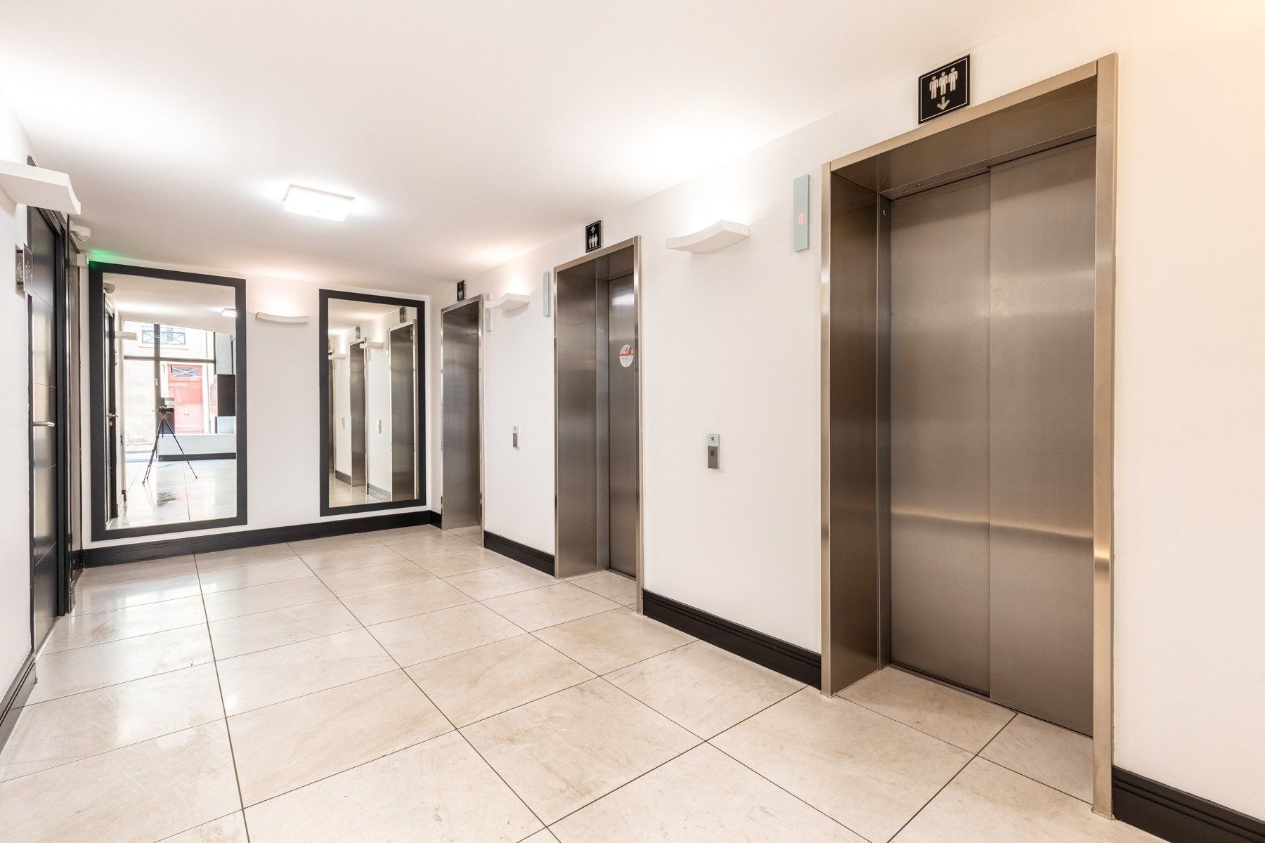 luxury apartment 3 Rooms for sale on BORDEAUX (33000)