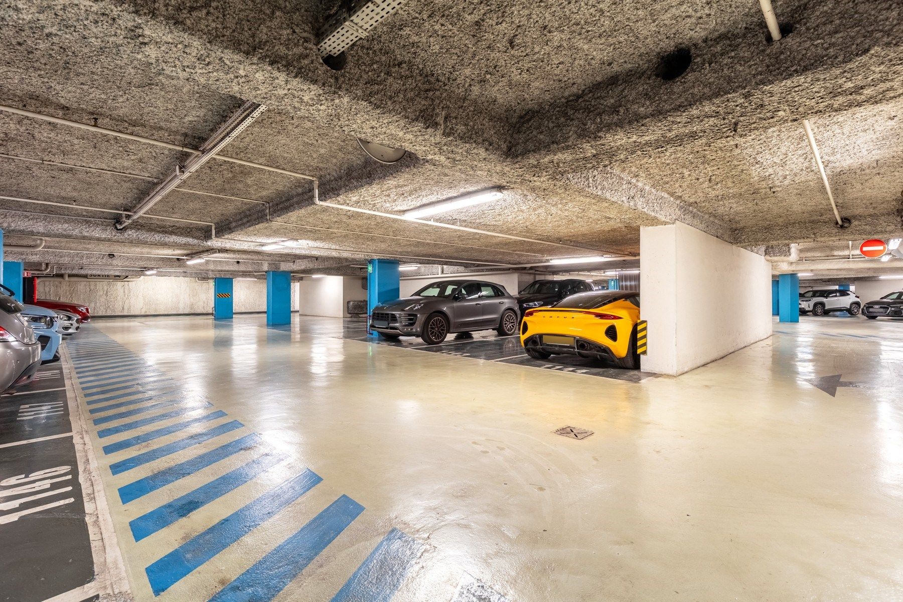 luxury apartment 3 Rooms for sale on BORDEAUX (33000)