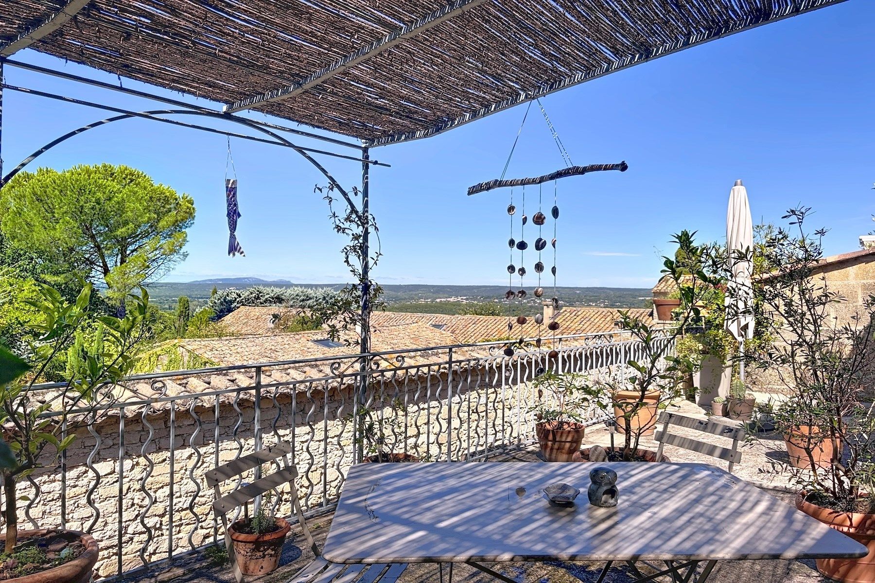 luxury house 9 Rooms for sale on UZES (30700)