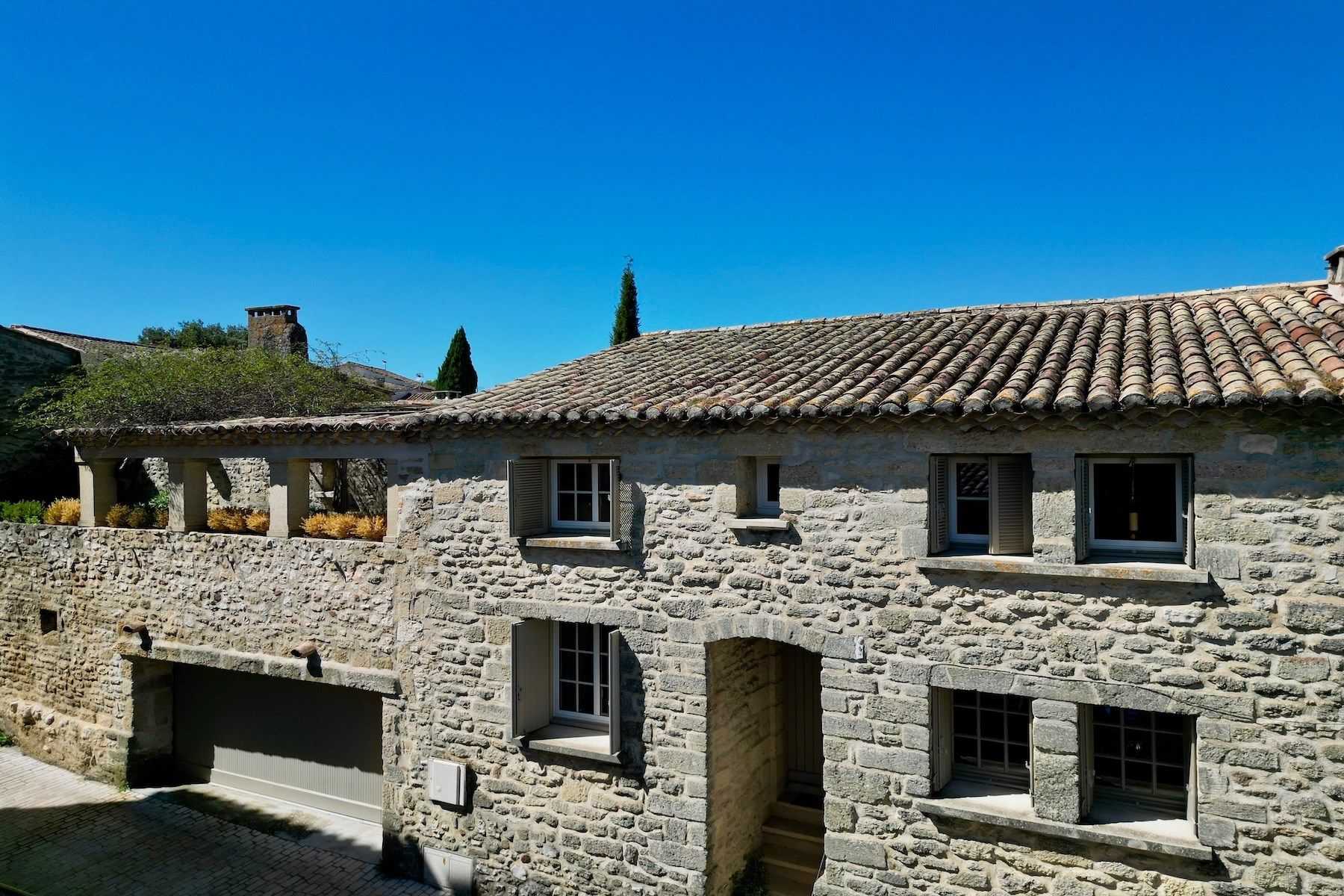 luxury house 9 Rooms for sale on UZES (30700)