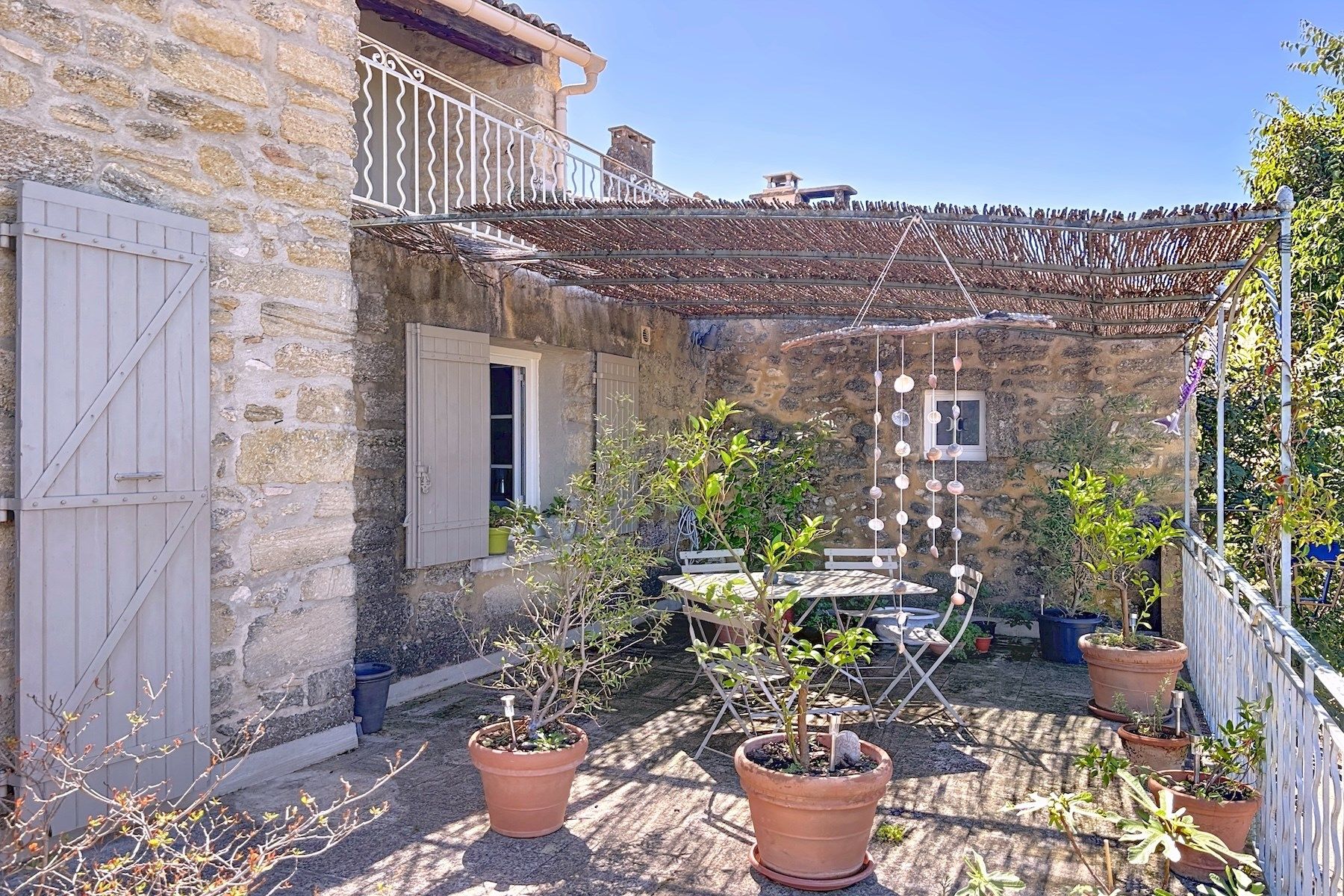 luxury house 9 Rooms for sale on UZES (30700)