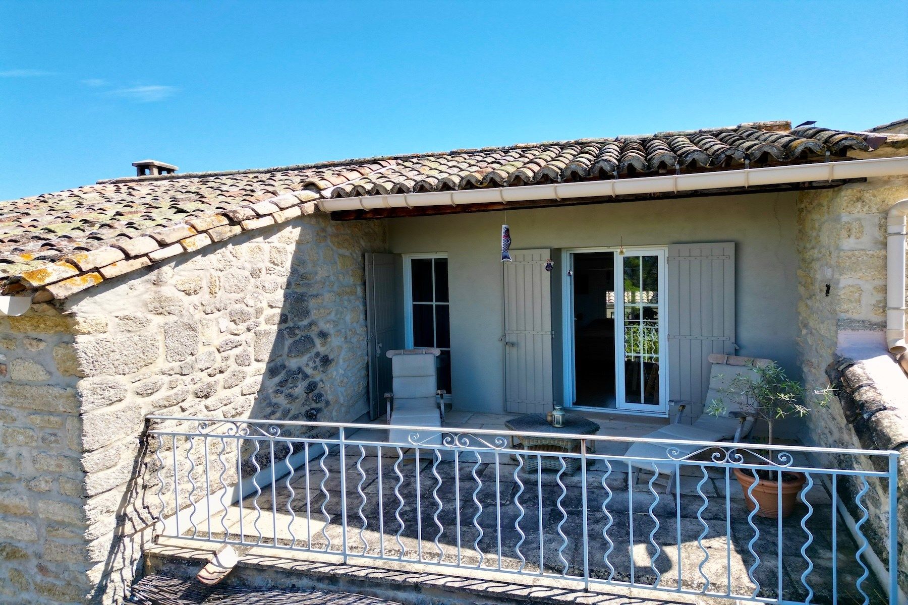 luxury house 9 Rooms for sale on UZES (30700)