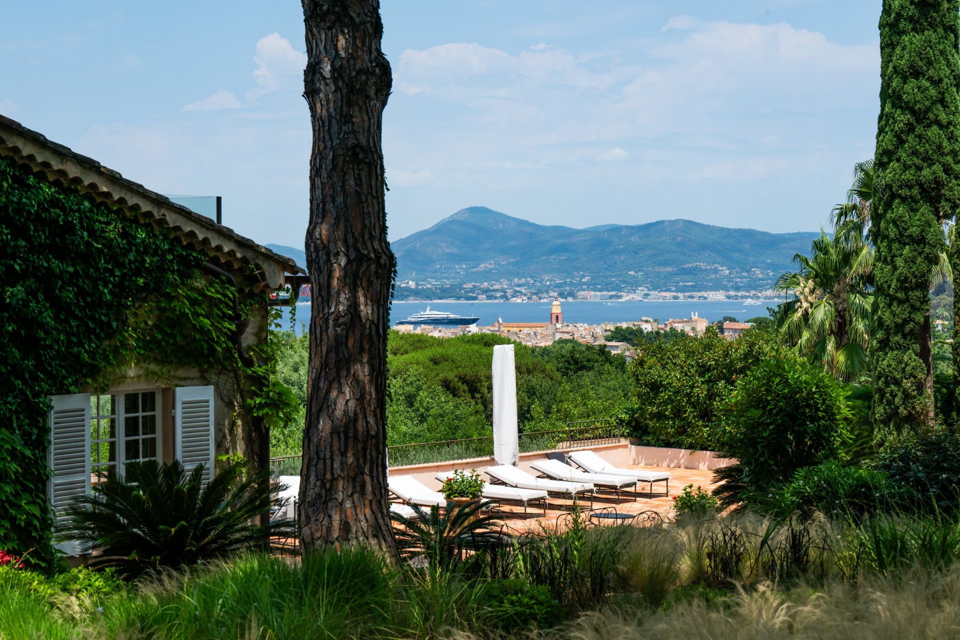 luxury provencale house 11 Rooms for sale on ST TROPEZ (83990)