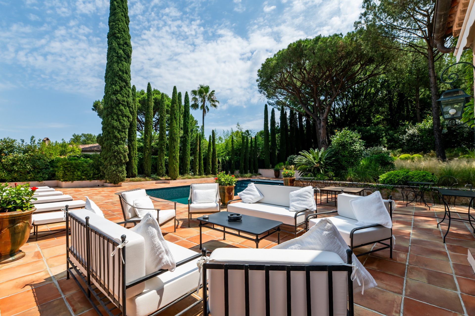 luxury provencale house 11 Rooms for sale on ST TROPEZ (83990)