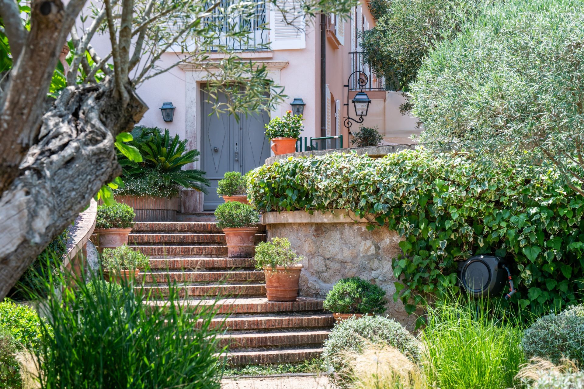 luxury provencale house 11 Rooms for sale on ST TROPEZ (83990)