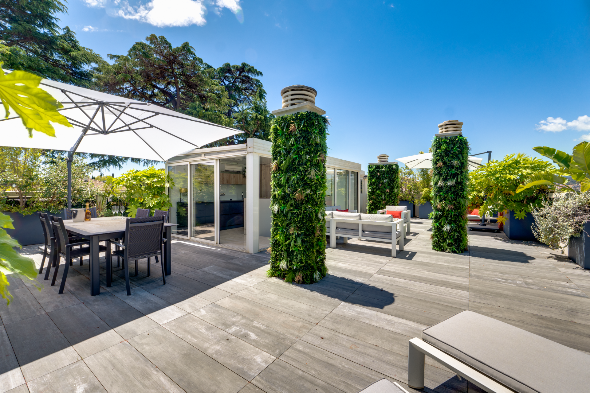 penthouse 4 Rooms for sale on CANNES (06400)