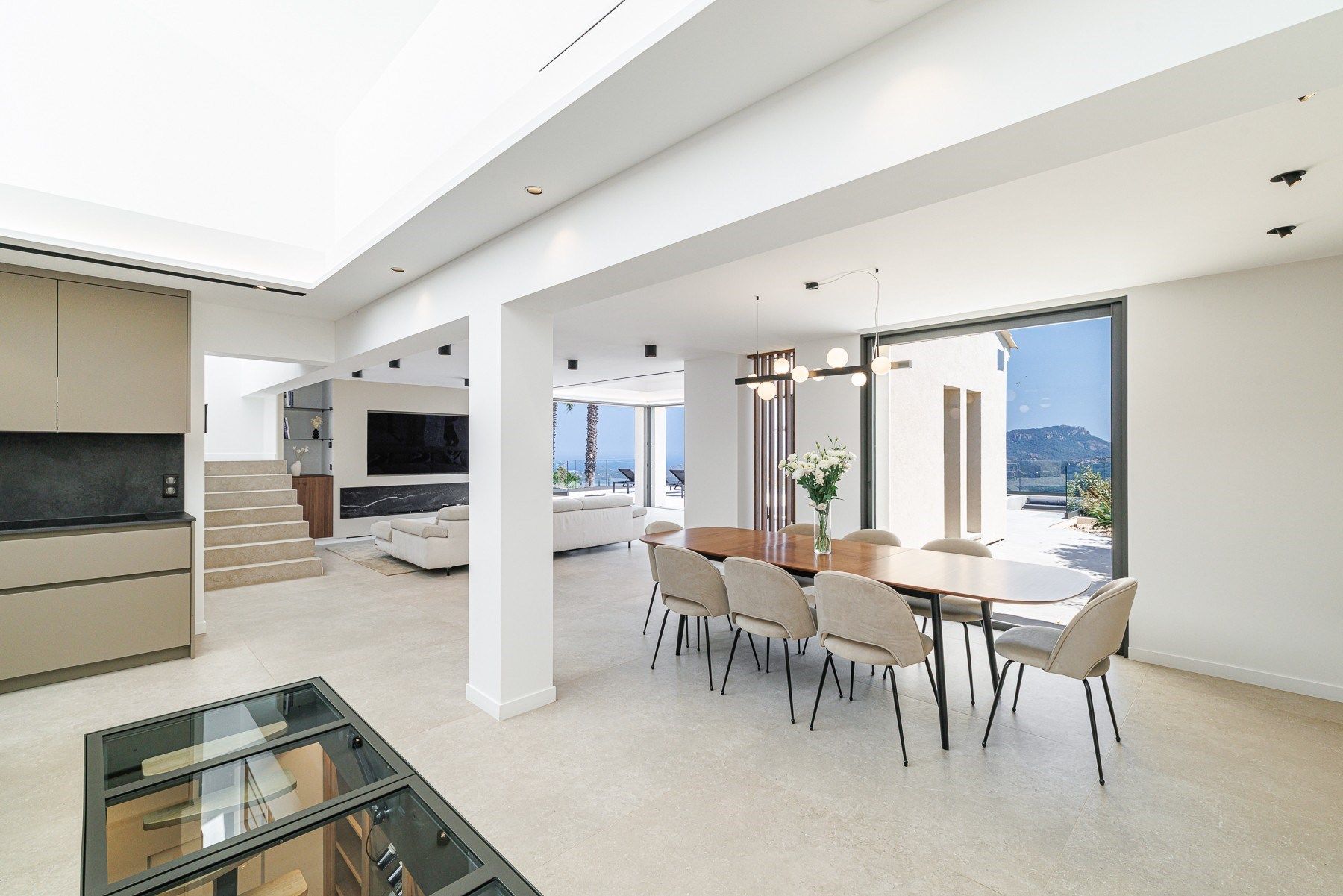 maison contemporaine 10 Pièces en vente sur LES ADRETS DE L ESTEREL (83600)