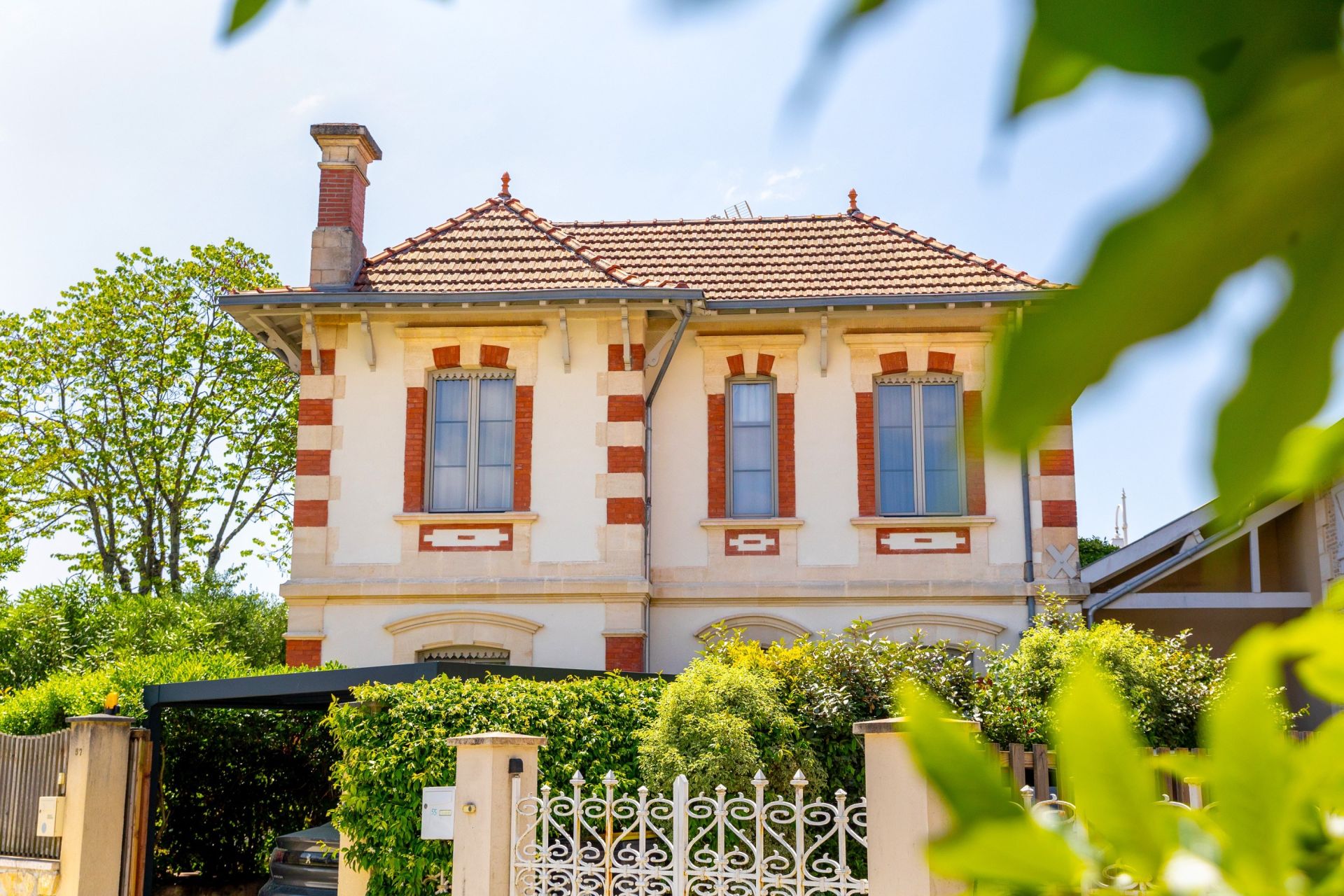 luxury house 6 Rooms for sale on ARCACHON (33120)