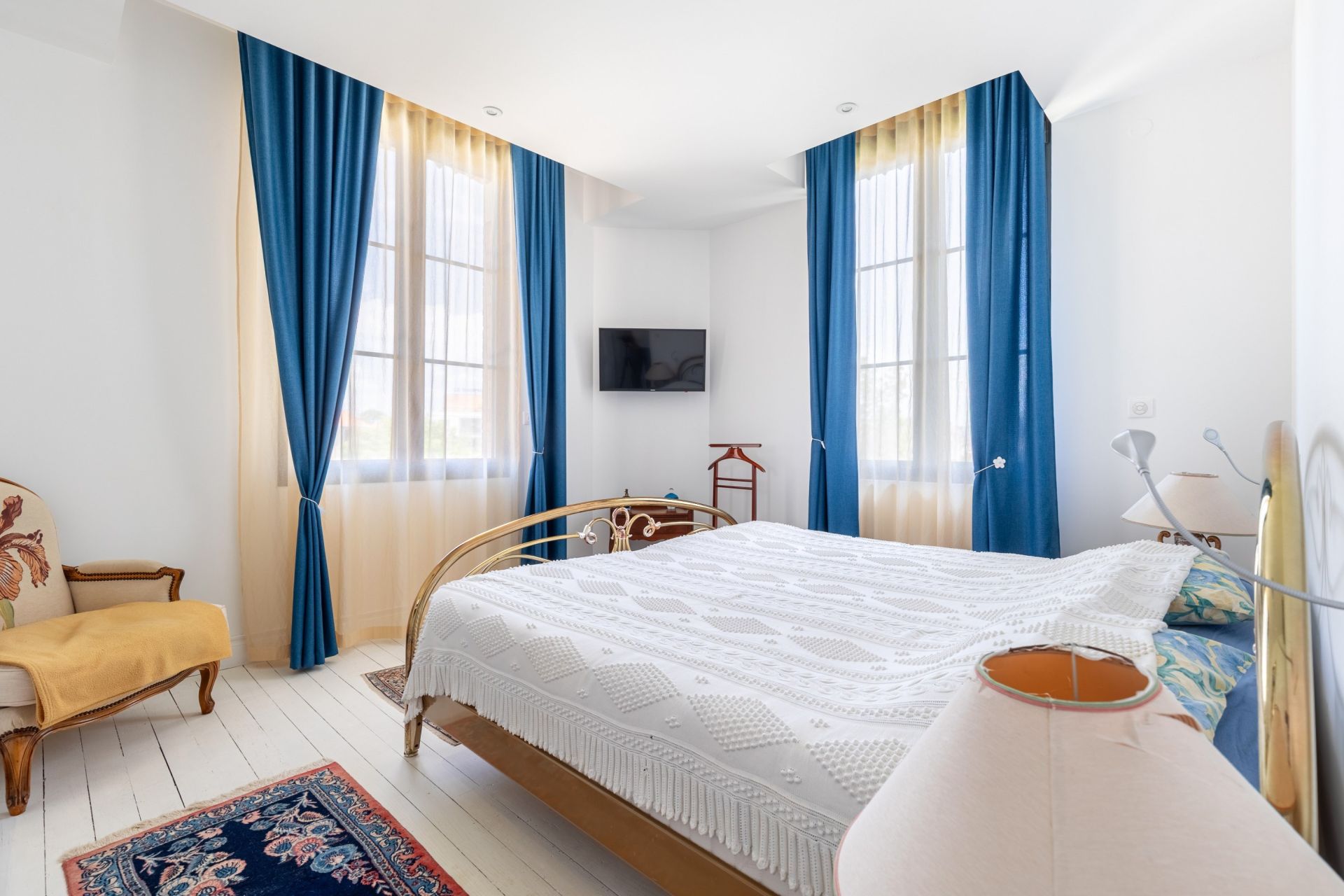 luxury house 6 Rooms for sale on ARCACHON (33120)