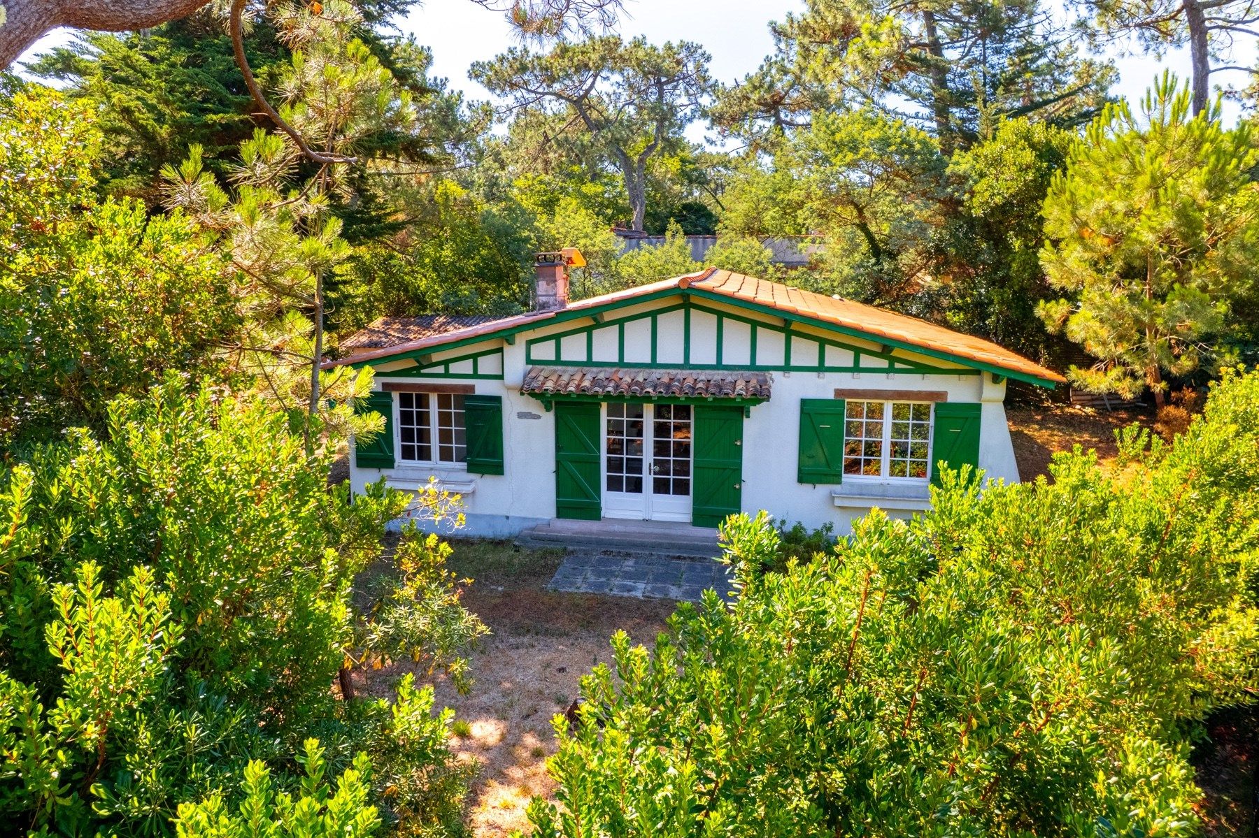 luxury house 5 Rooms for sale on CAP FERRET (33970)