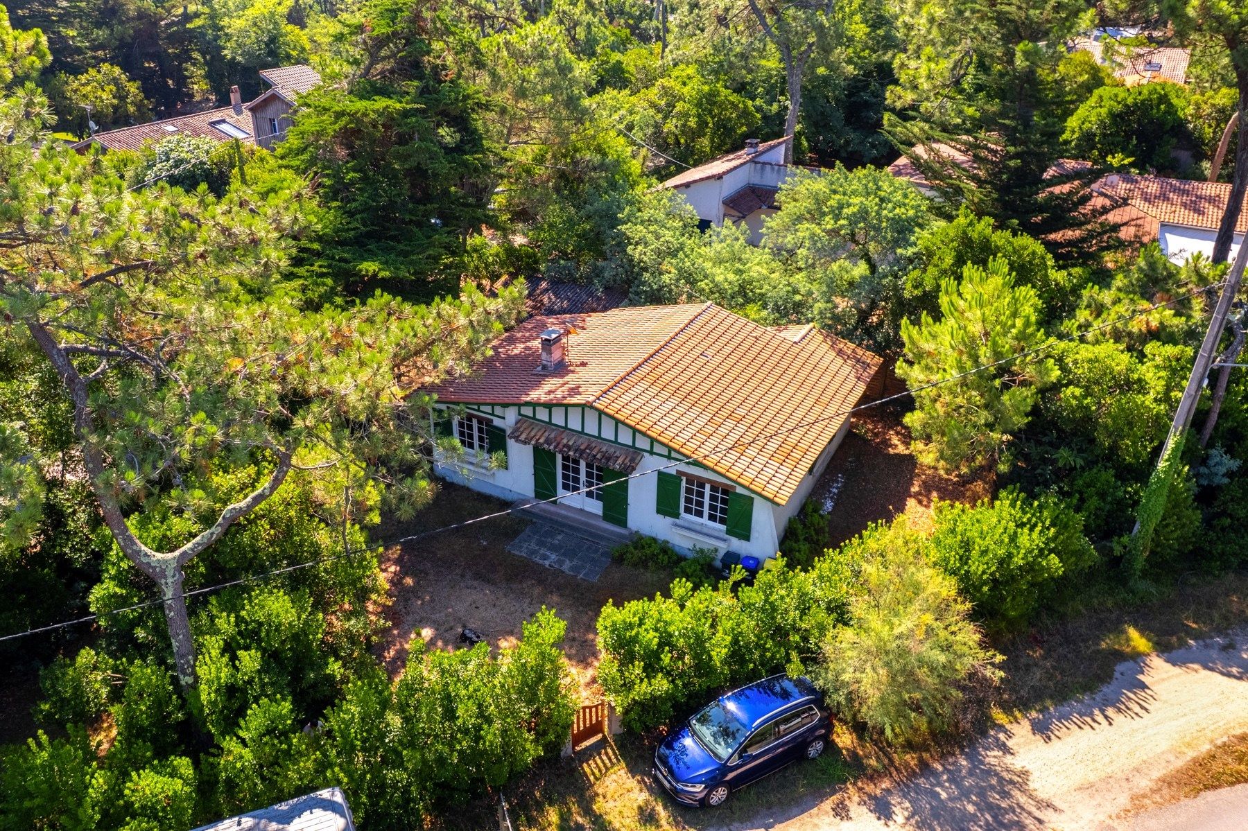 luxury house 5 Rooms for sale on CAP FERRET (33970)