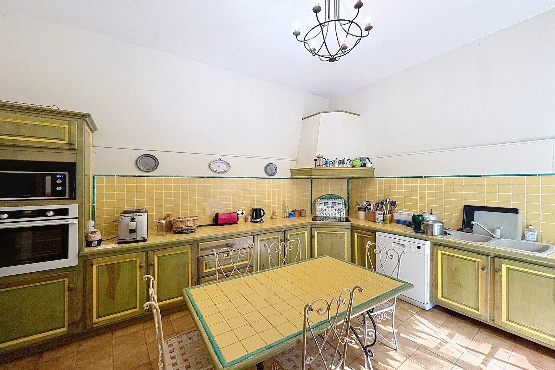 mas 11 Pièces en vente sur UZES (30700)