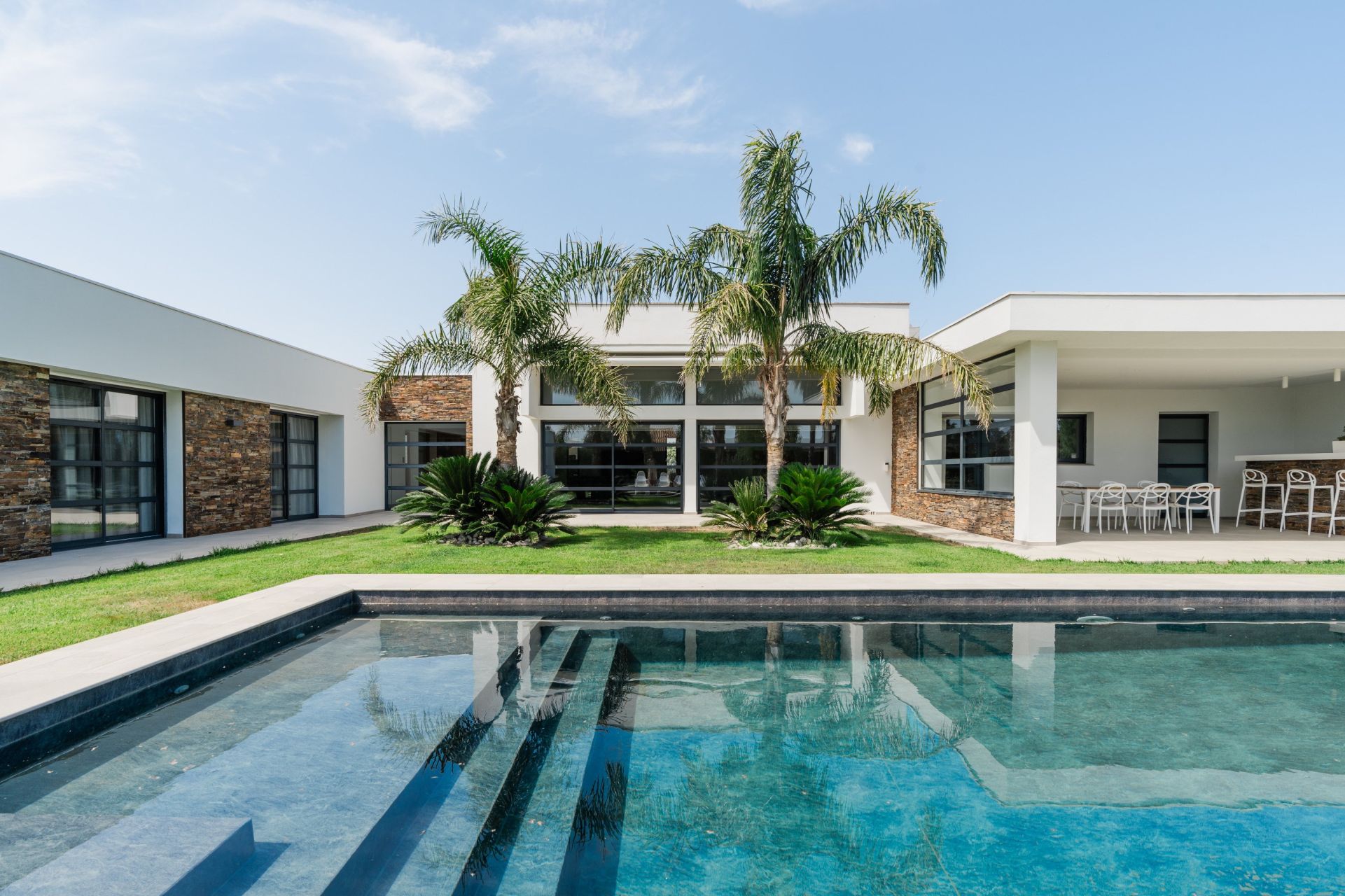 luxury house 10 Rooms for sale on PERPIGNAN (66000)