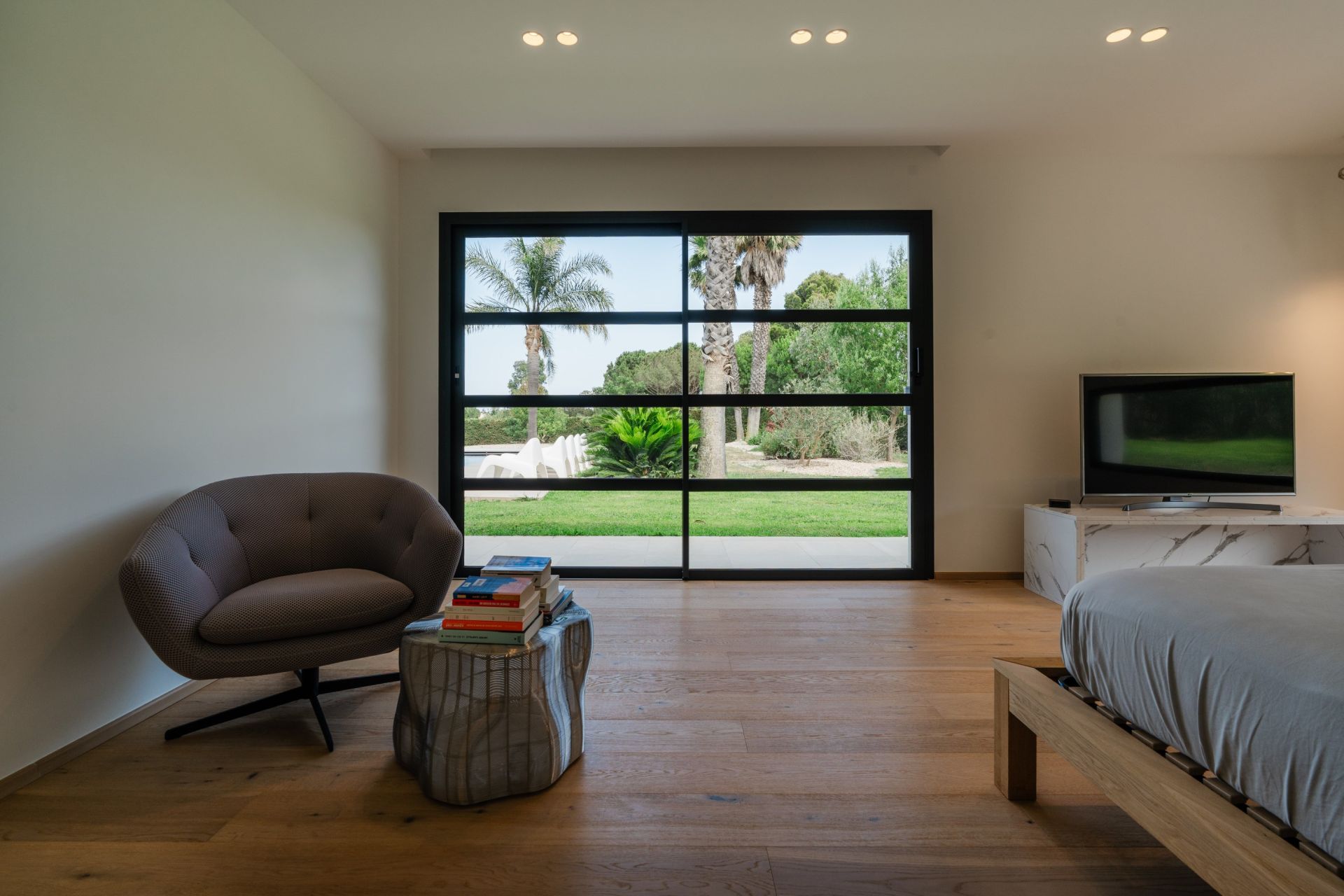 luxury house 10 Rooms for sale on PERPIGNAN (66000)