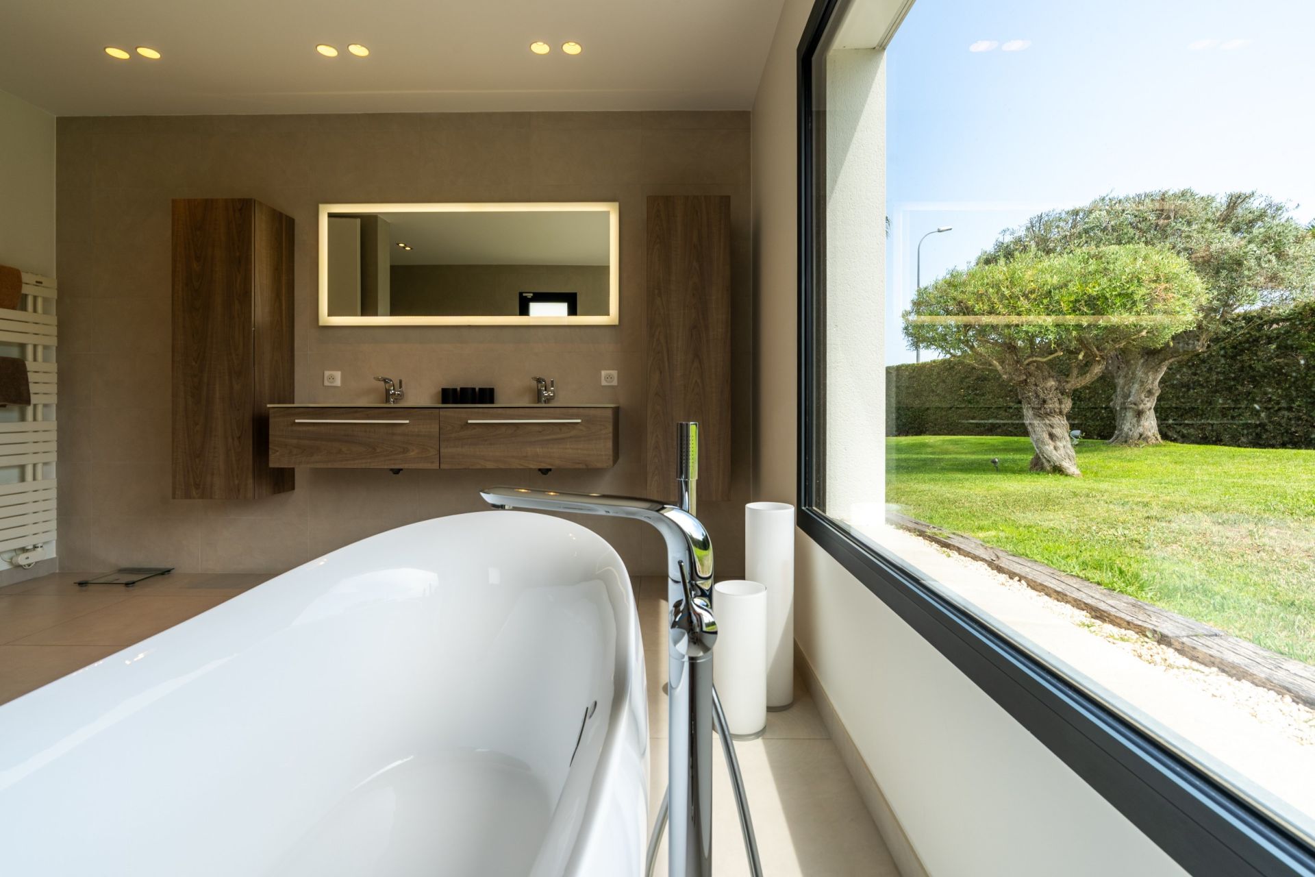 luxury house 10 Rooms for sale on PERPIGNAN (66000)