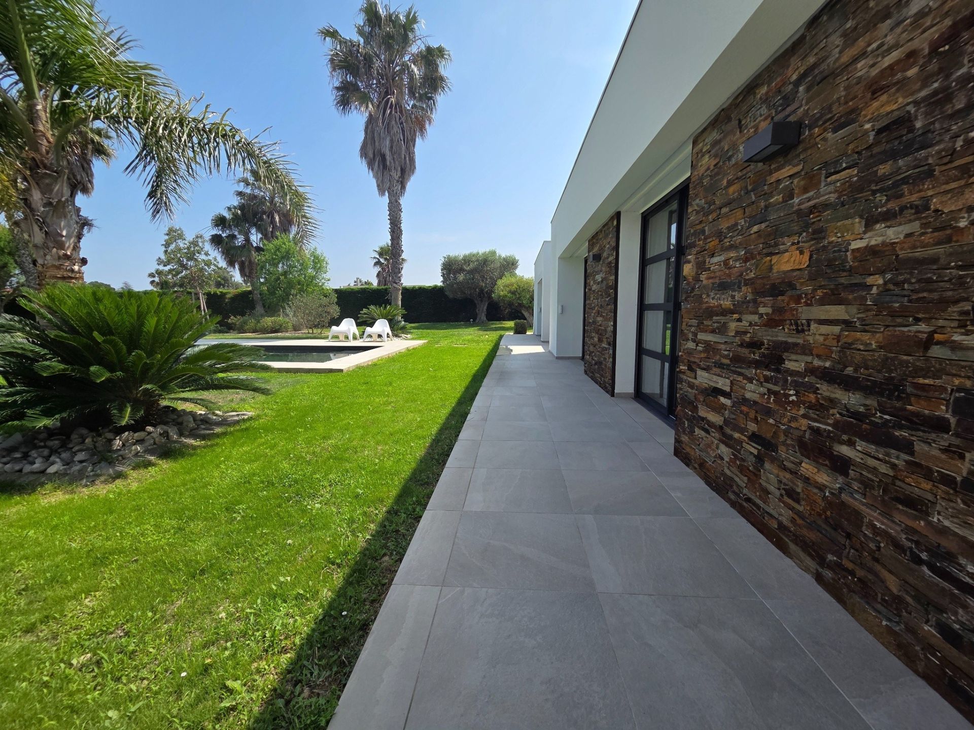 luxury house 10 Rooms for sale on PERPIGNAN (66000)