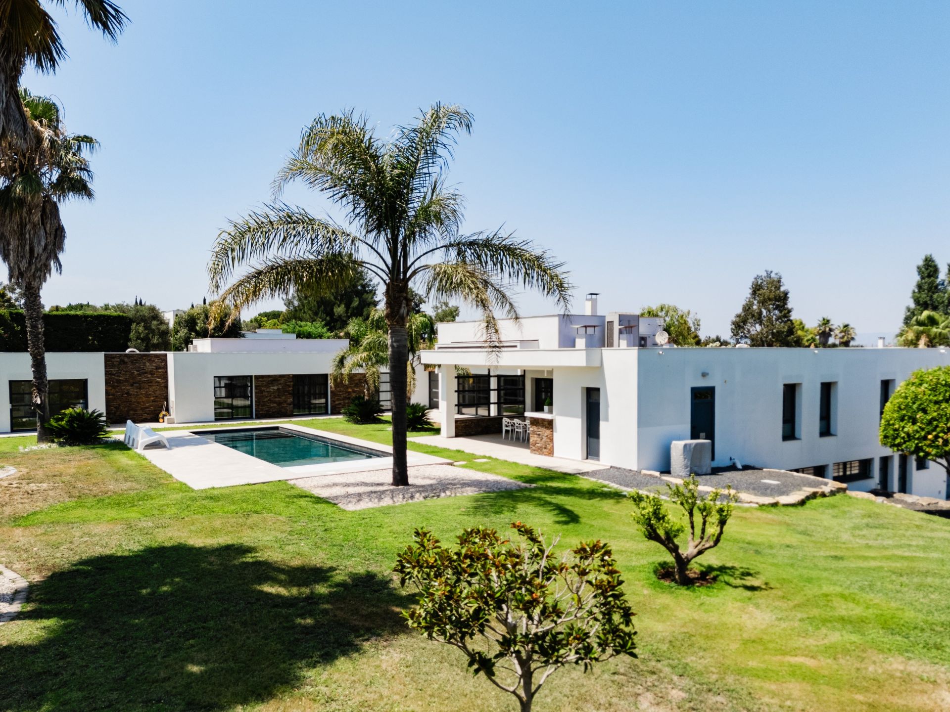 luxury house 10 Rooms for sale on PERPIGNAN (66000)