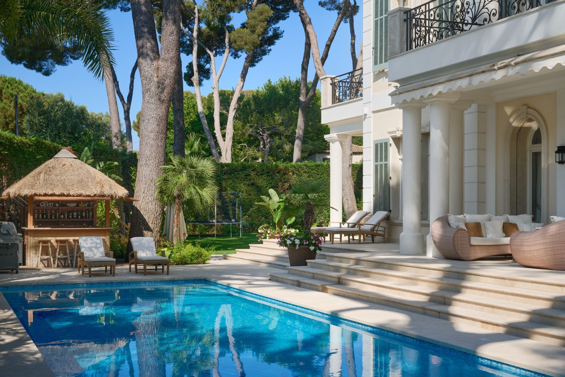 hôtel particulier 11 Pièces en vente sur CAP D ANTIBES (06160)