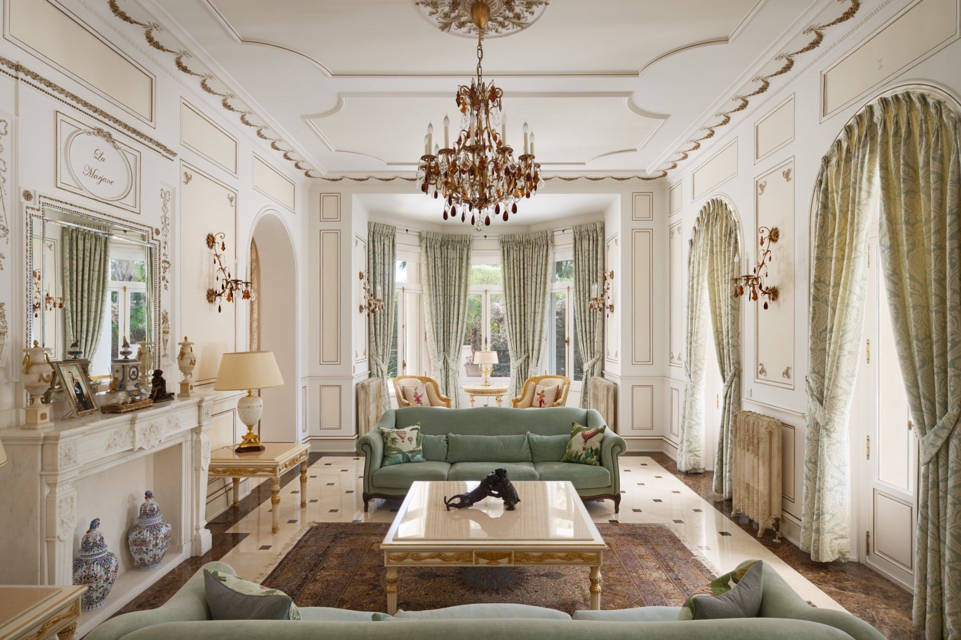 mansion (hôtel particulier) 11 Rooms for sale on CAP D ANTIBES (06160)