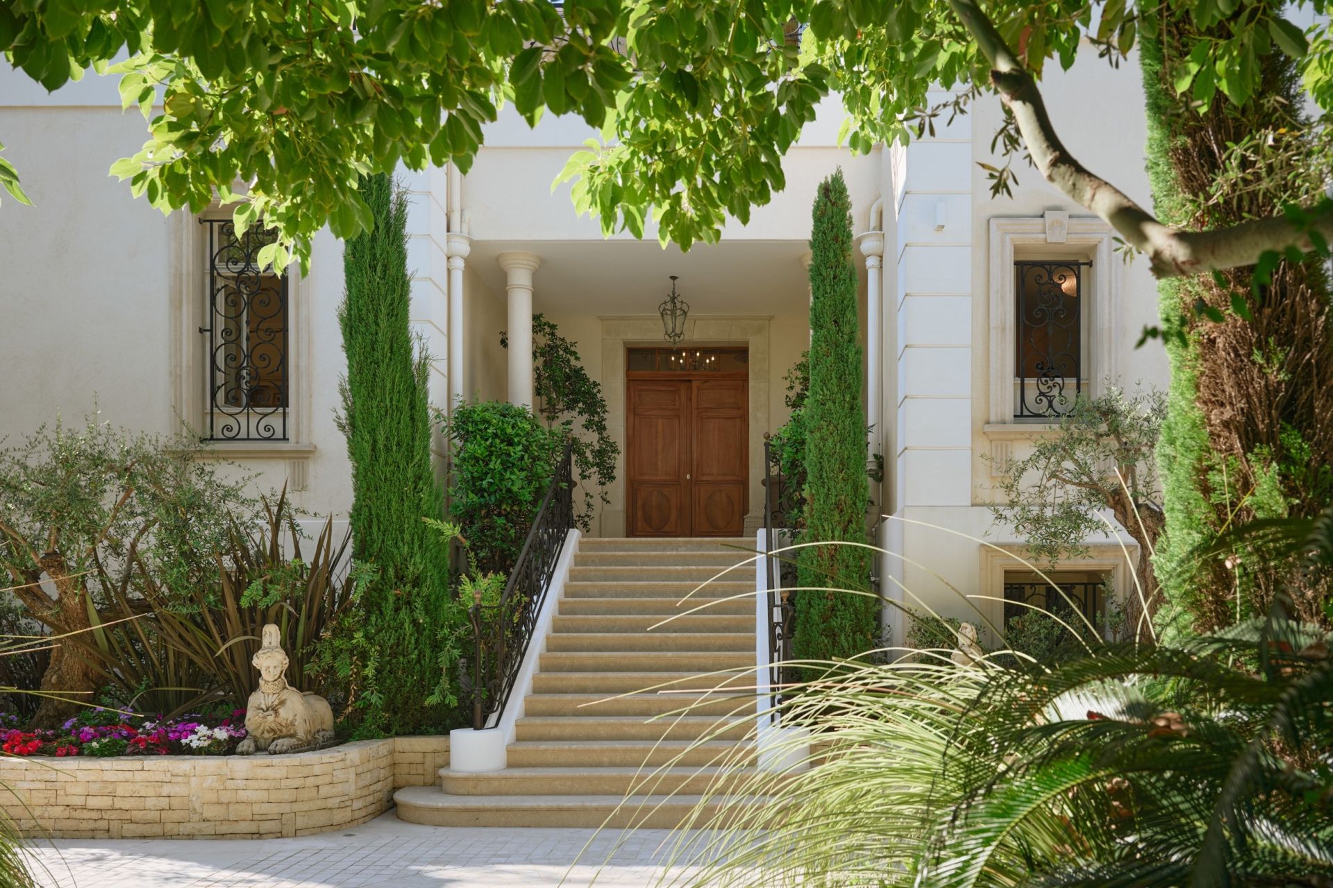 mansion (hôtel particulier) 11 Rooms for sale on CAP D ANTIBES (06160)