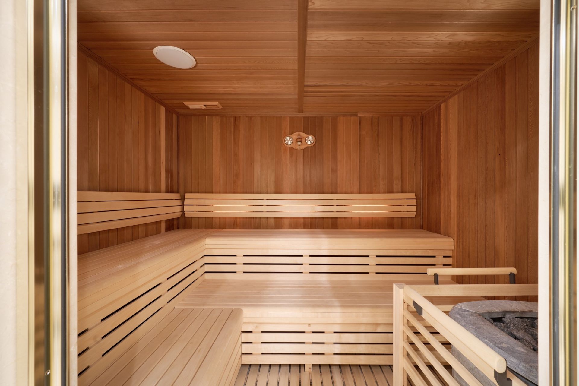 mansion (hôtel particulier) 11 Rooms for sale on CAP D ANTIBES (06160)