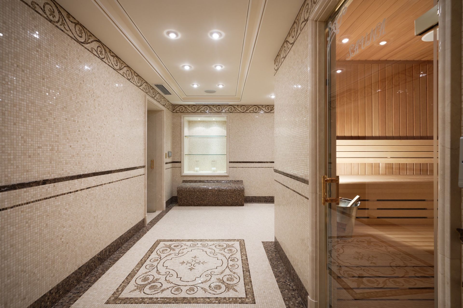 mansion (hôtel particulier) 11 Rooms for sale on CAP D ANTIBES (06160)