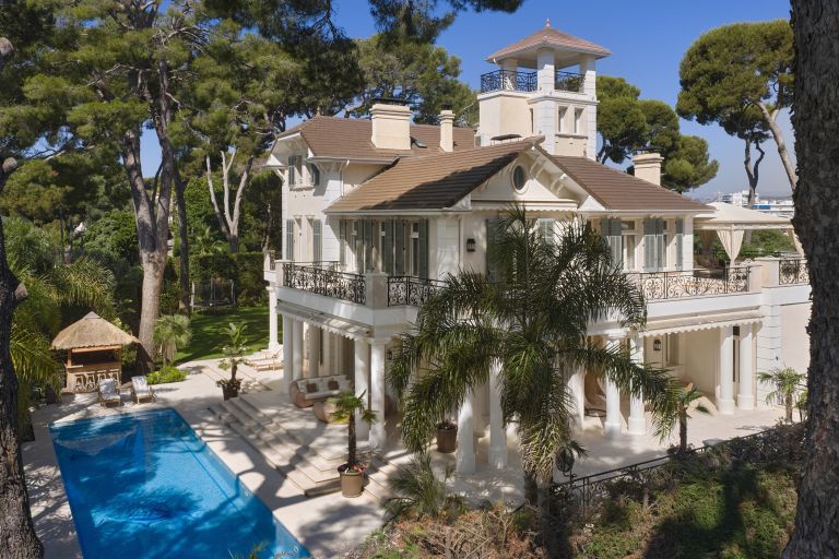 mansion (hôtel particulier) 11 Rooms for sale on CAP D ANTIBES (06160)