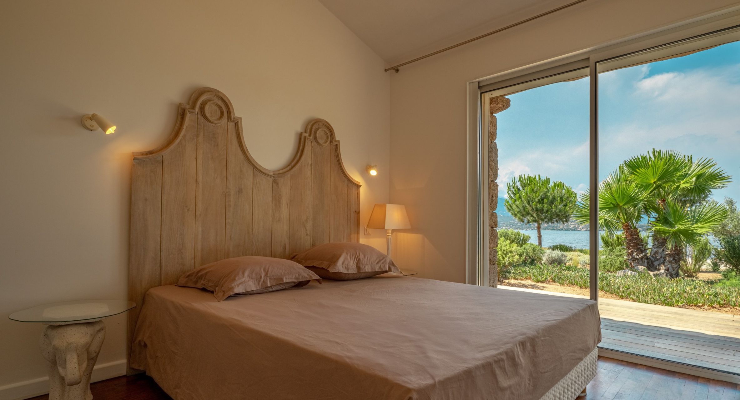 luxury villa 6 Rooms for sale on PORTO VECCHIO (20137)