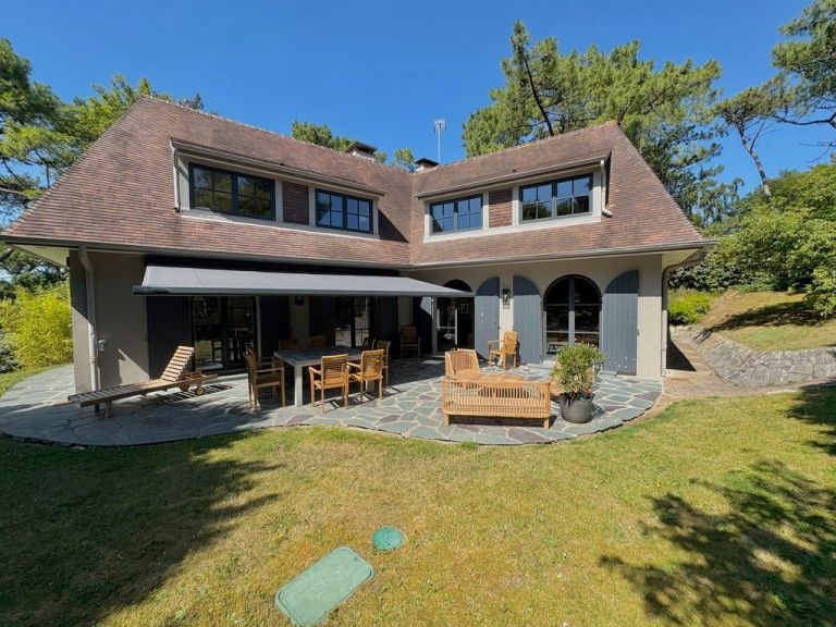 luxury house 6 Rooms for seasonal rent on LE TOUQUET PARIS PLAGE (62520)