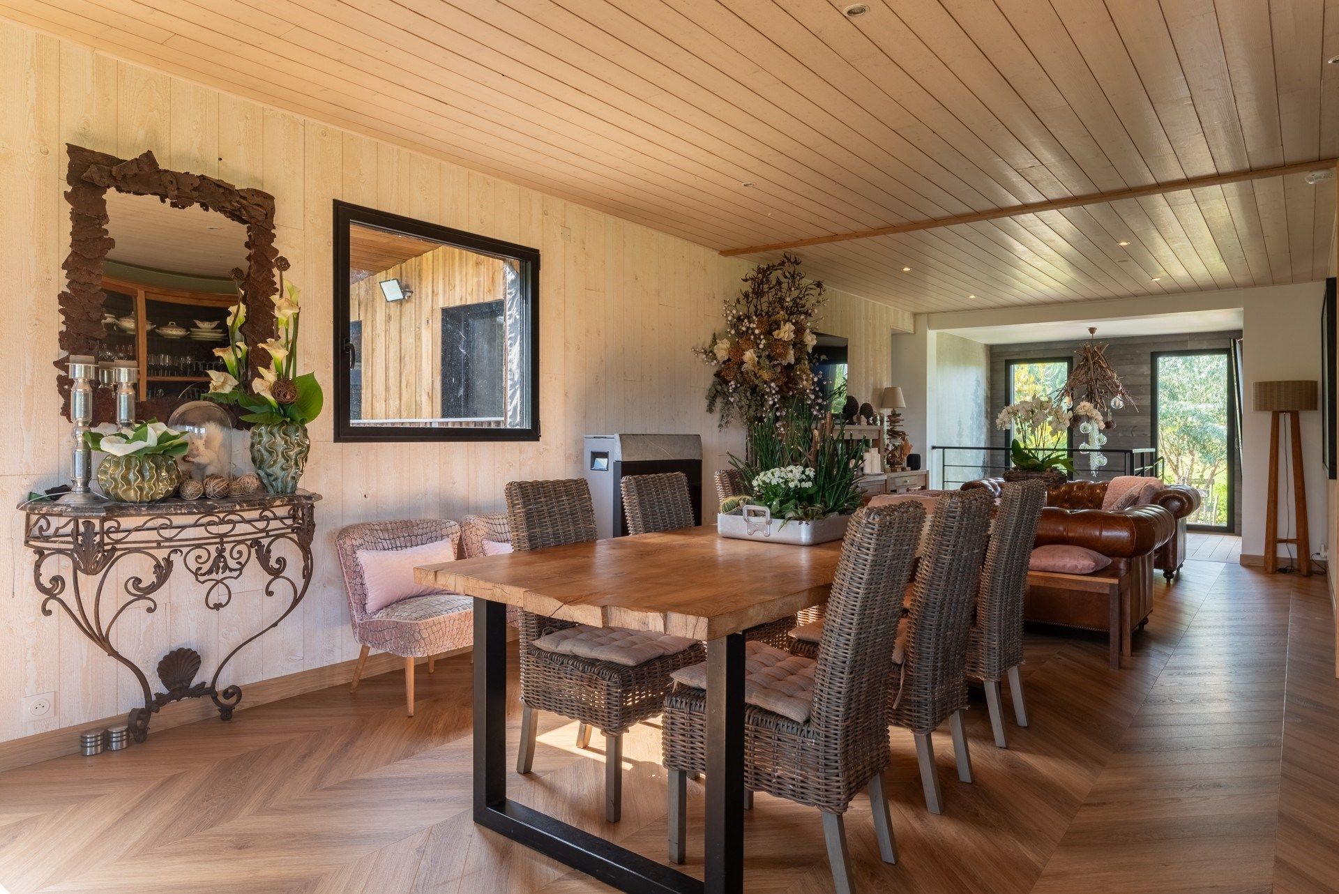 luxury house 8 Rooms for sale on PONT L EVEQUE (14130)