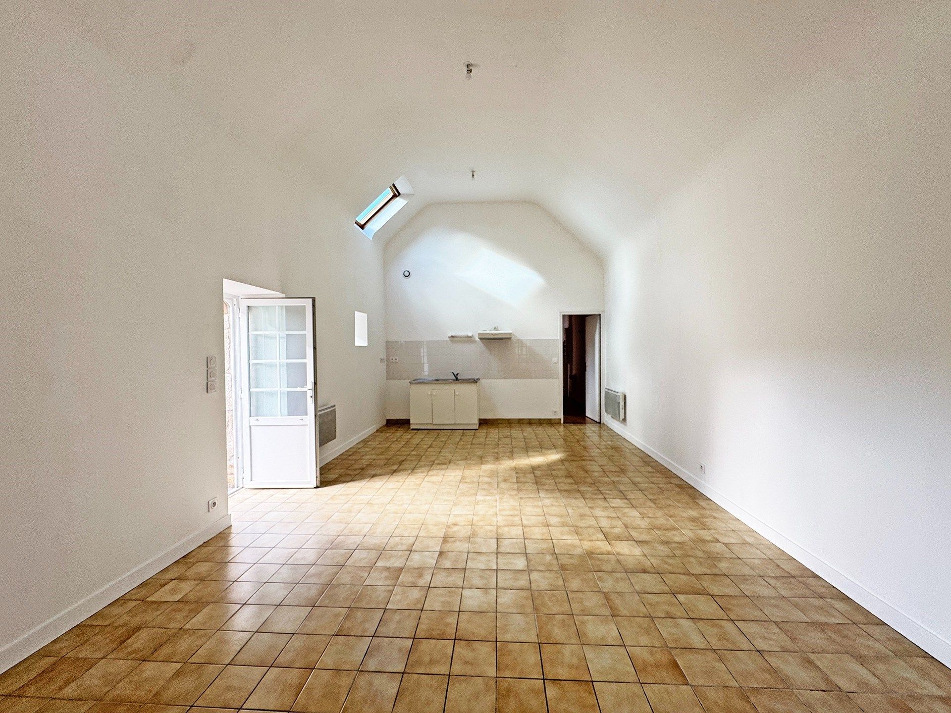 farm complex 11 Rooms for sale on GUILER SUR GOYEN (29710)