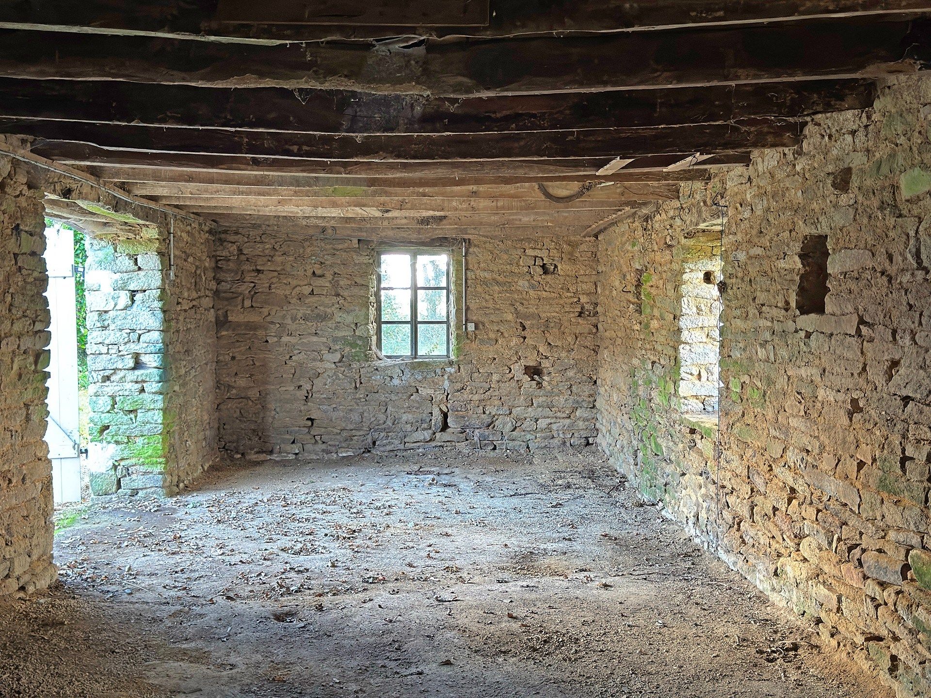 farm complex 11 Rooms for sale on GUILER SUR GOYEN (29710)